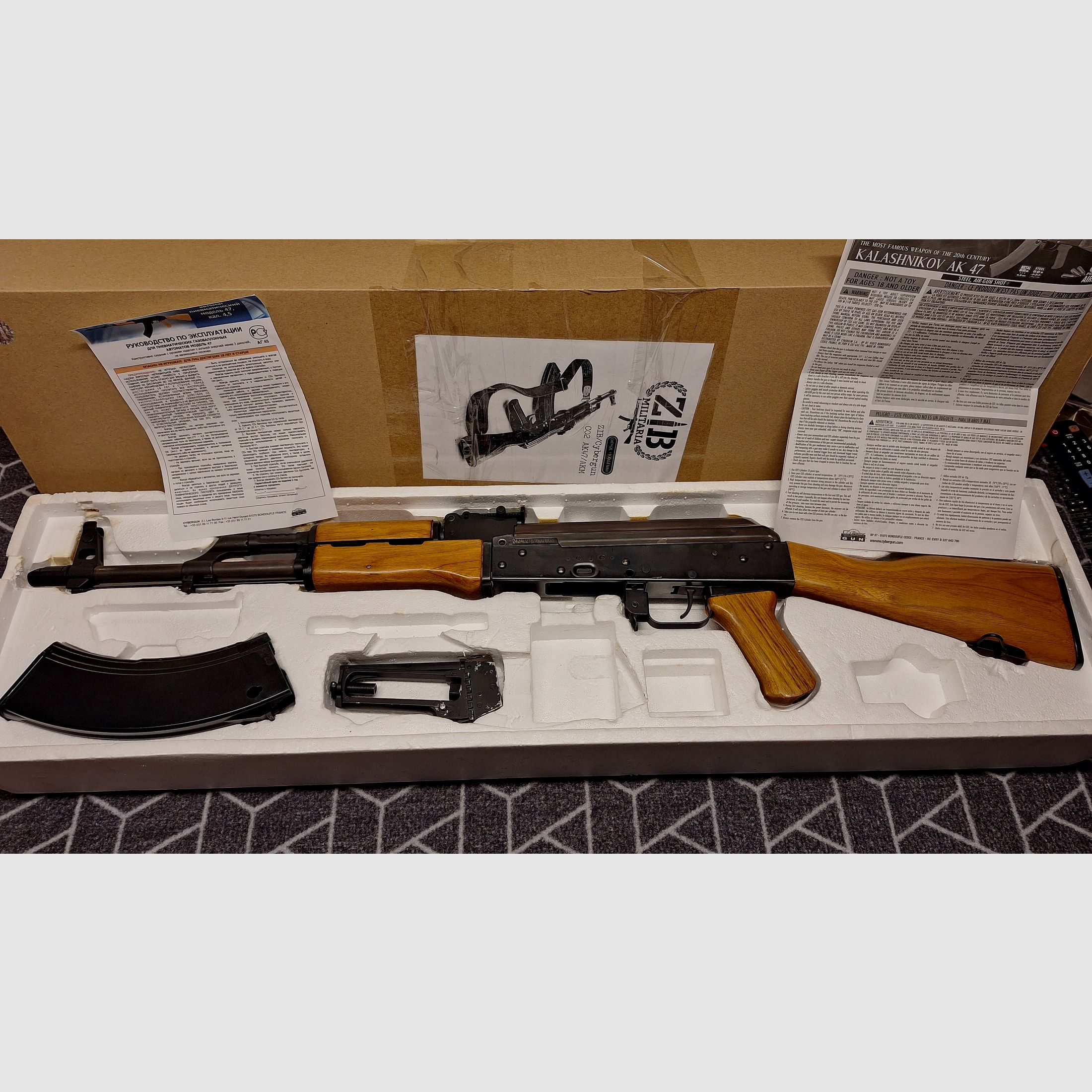 Kalashnikov AK47 4.5mm BB Co2 NEW!