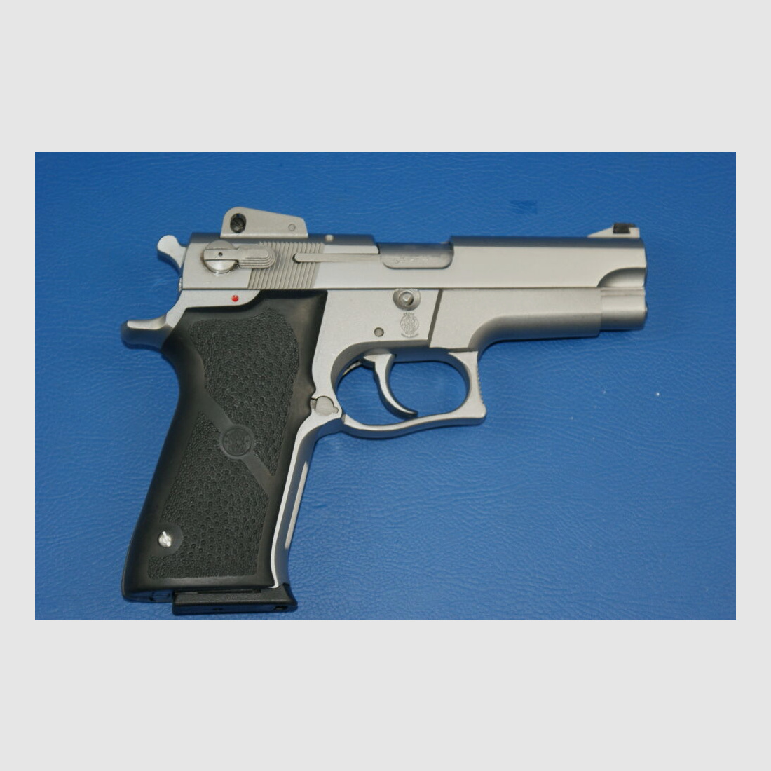 Smith & Wesson 5906	 9mmLuger