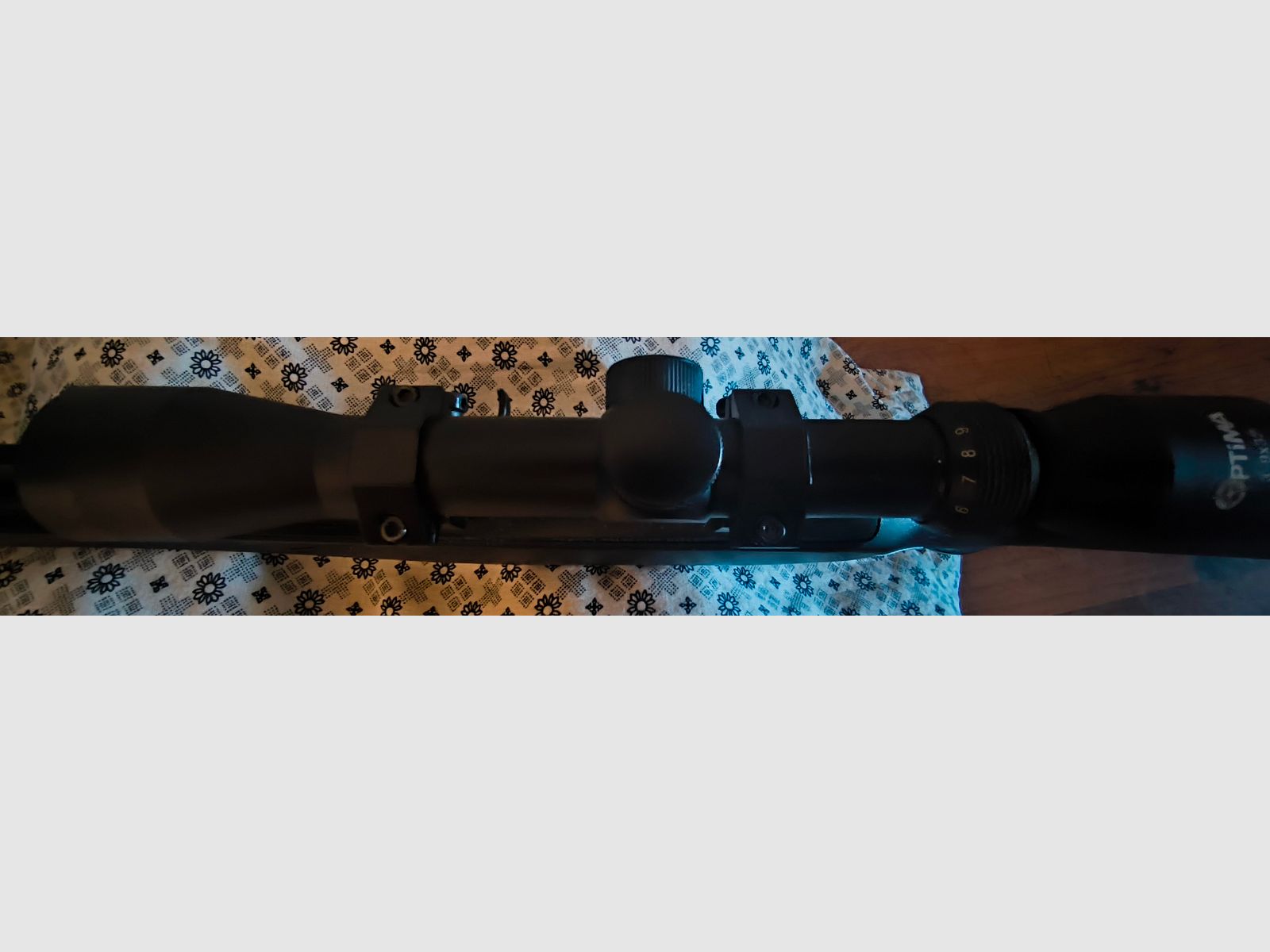 CO2 luchtgeweer in kaliber 4,5mm diabolo's van Ruger - model 10/22 & ZF Optima 3-9-32