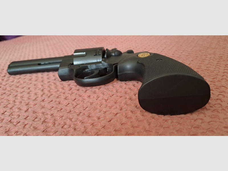 Revolver 380 Knall