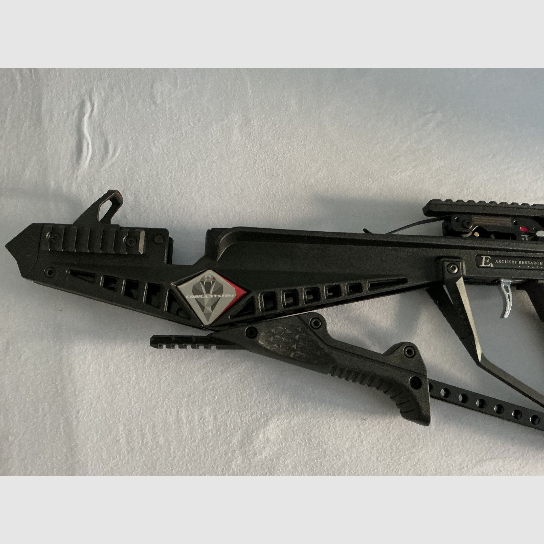 EK Archery Cobra R9 Deluxe