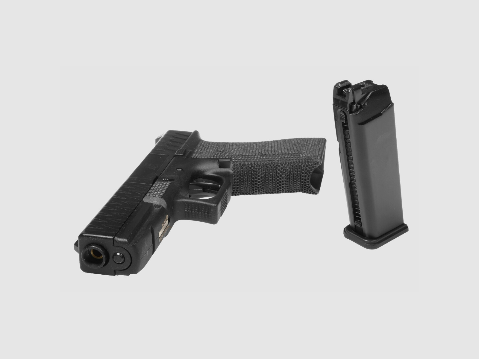 P05 GBB Airsoft Pistole in Schwarz | Delta Armory