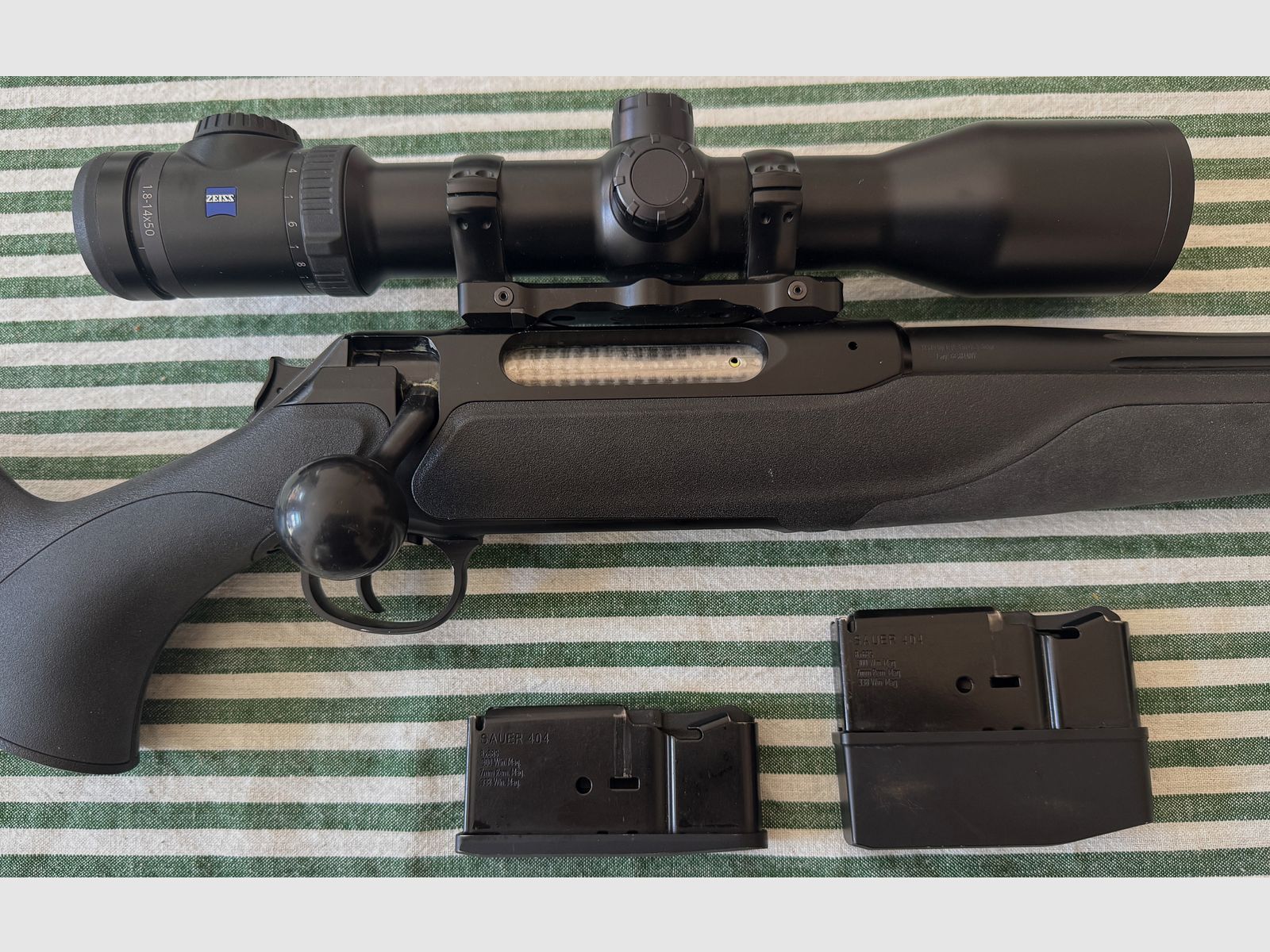 Sauer 404 en .300 WinMag avec Zeiss V8 1,8-14x50