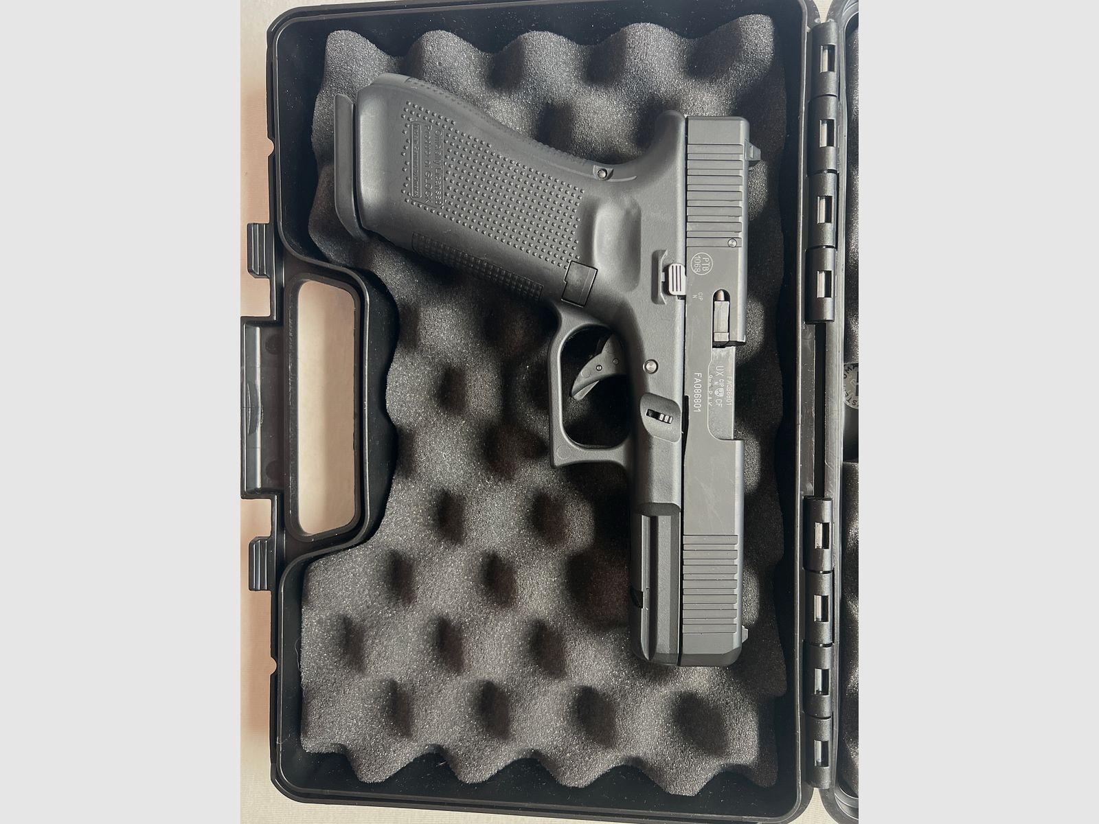 Glock 17 Gen.5 9mm  Schreckschusspistole sks 