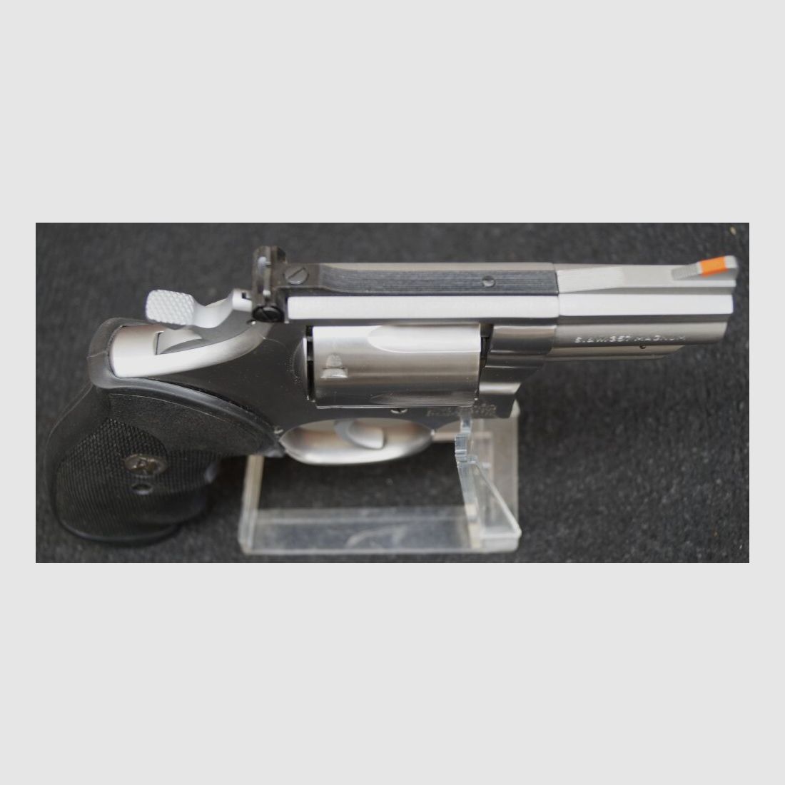 Smith & Wesson	 66-3