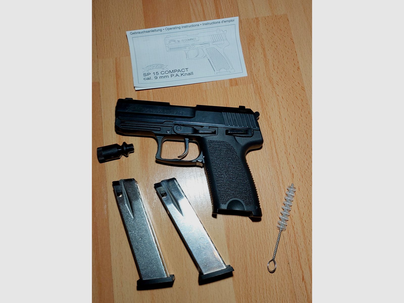 ME IWG SP 15 Kompakte Schreckschuss Pistole brüniert 9mm P.A.K. (876) mit 2 Magazinen