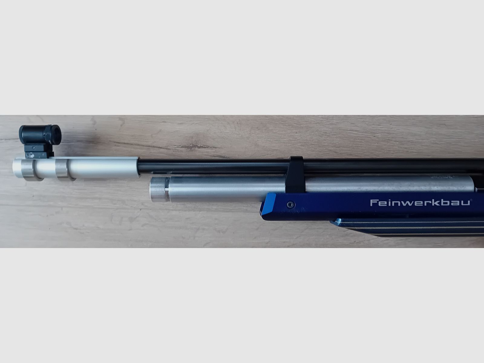 Press - Luftgewehr Feinwerkbau P 70 ALU - Links - Schaft