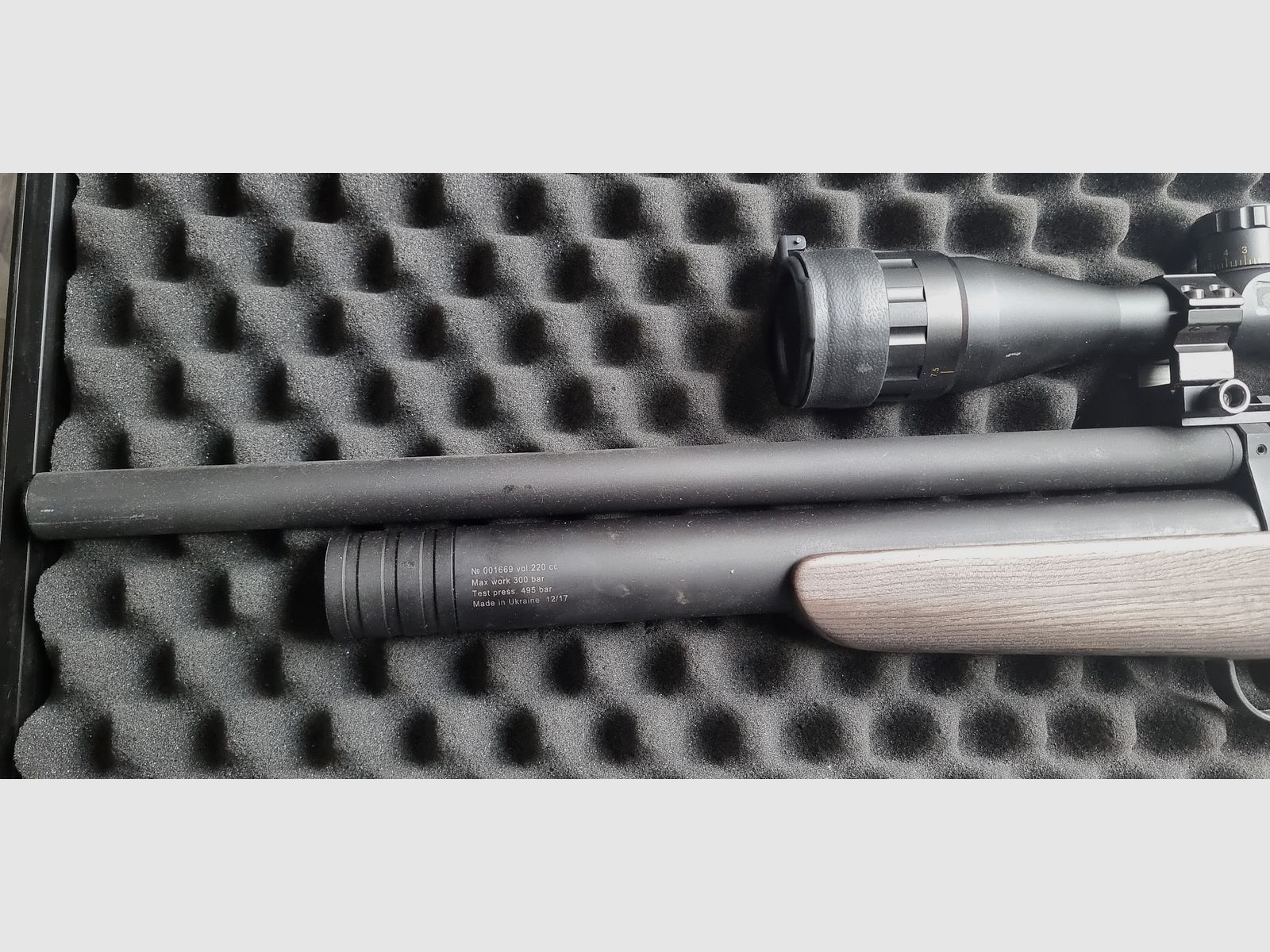 Zbroia Kozak Pressluftgewehr Bullpulp 4,5mm F Version mit 5 Magazinen, Pumpe, Optik 12x , Diabolos usw Frisch aus der Wartung!
