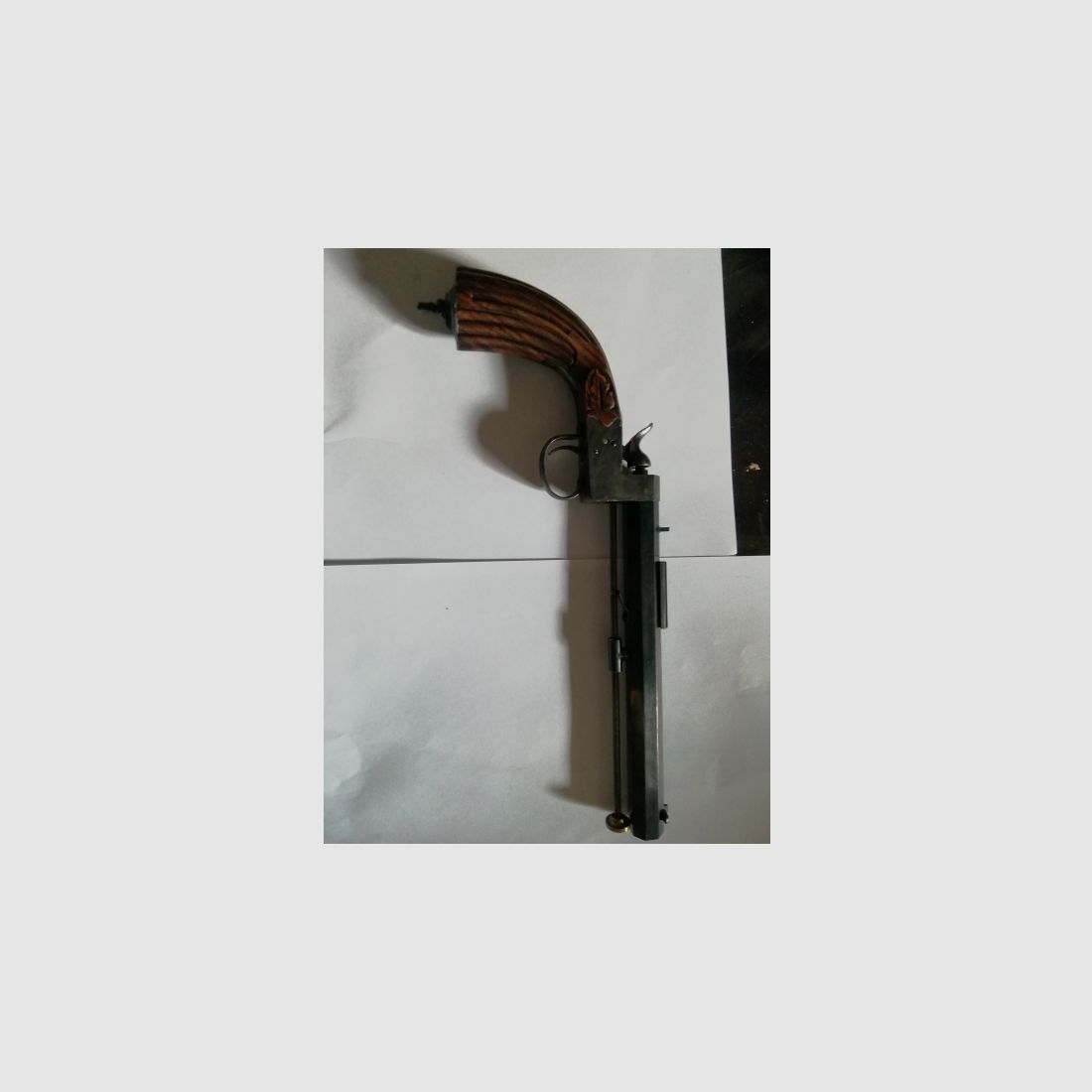 Zimmer Pistole mit Zündhütchen Zündung für Indoor Shooting im Kaliber 4,3 mm.