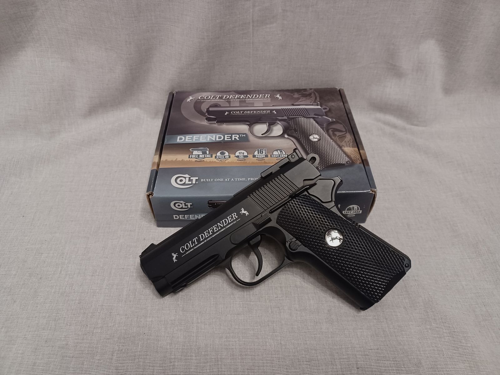 Colt Defender / 4.5 mm BB / CO2 / Pistol / Original packaging (68)