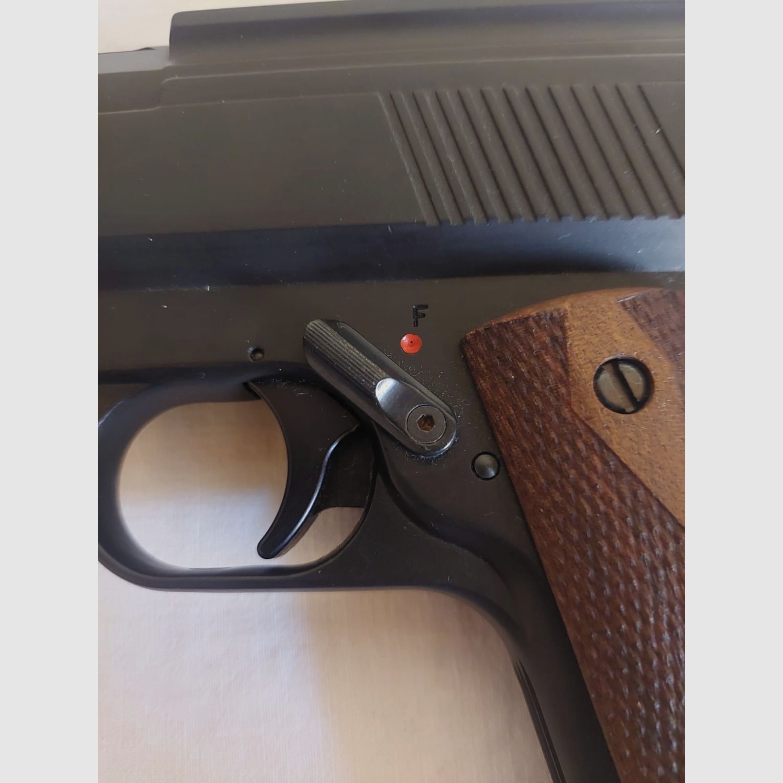 Weihrauch HW45 pistola ad aria compressa 5,5 mm Diabolo brunita + accessori, immagine 8 di 16