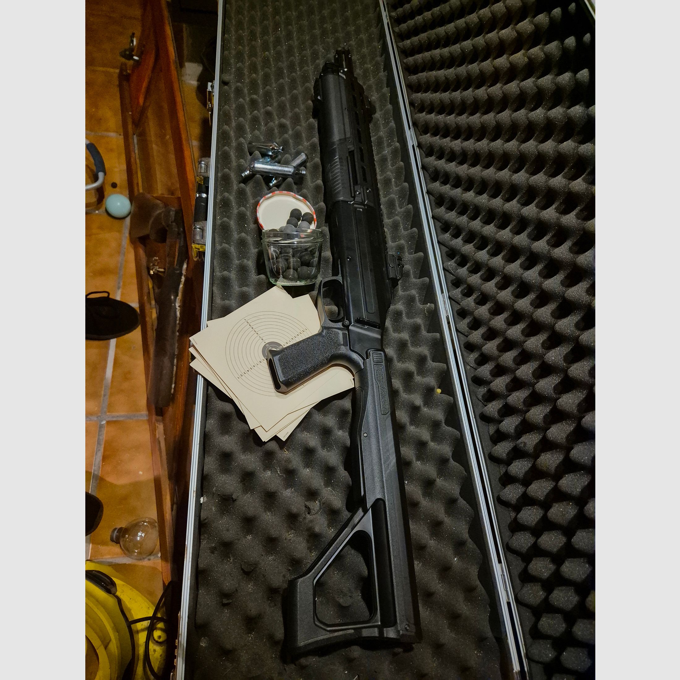 Hdx 68 with accessories. Seals new