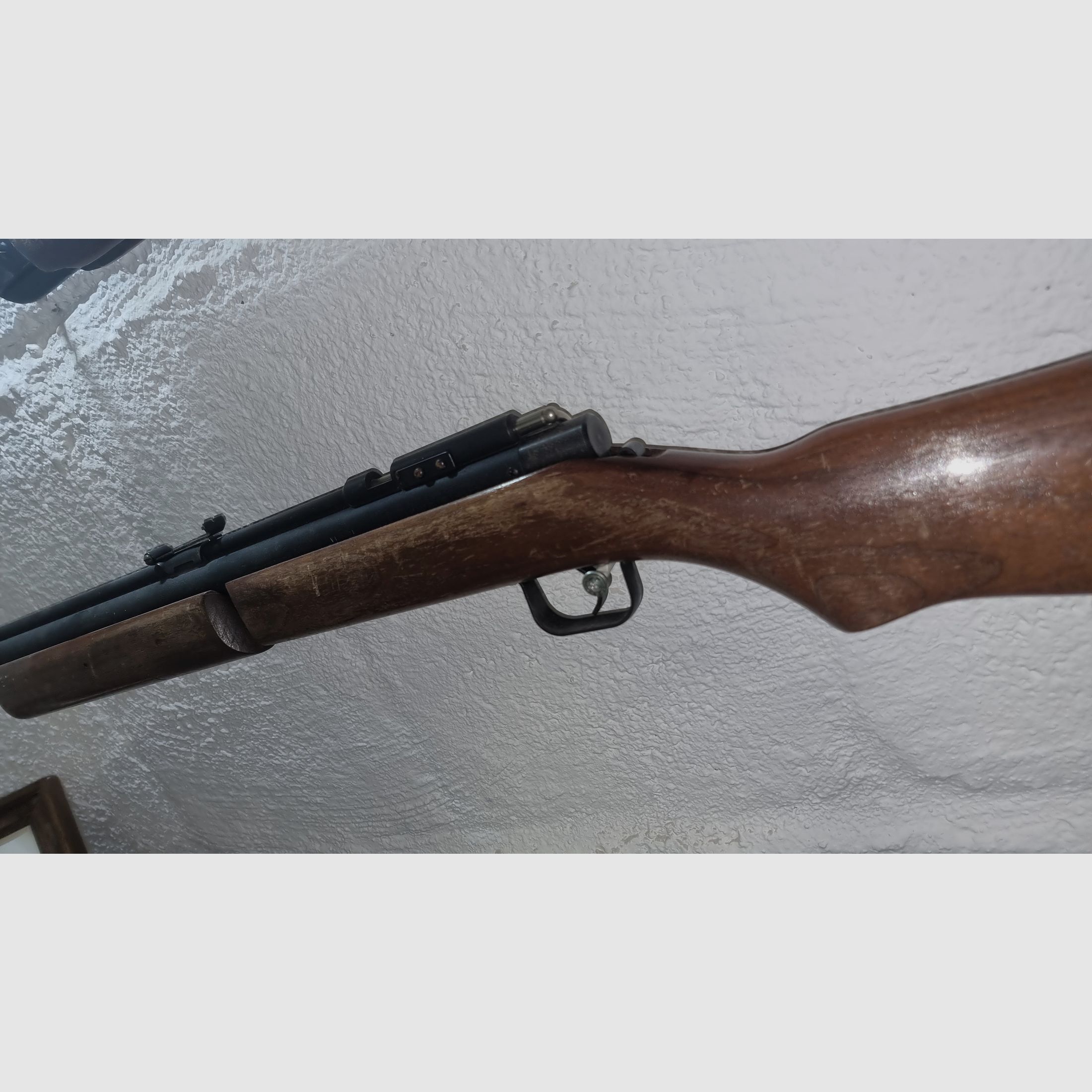 Gamo Hunter 440 karabinek pneumatyczny z łamanym lufą kal. 5,5mm Diabolo z drewna bukowego.       Diana mod 22.      