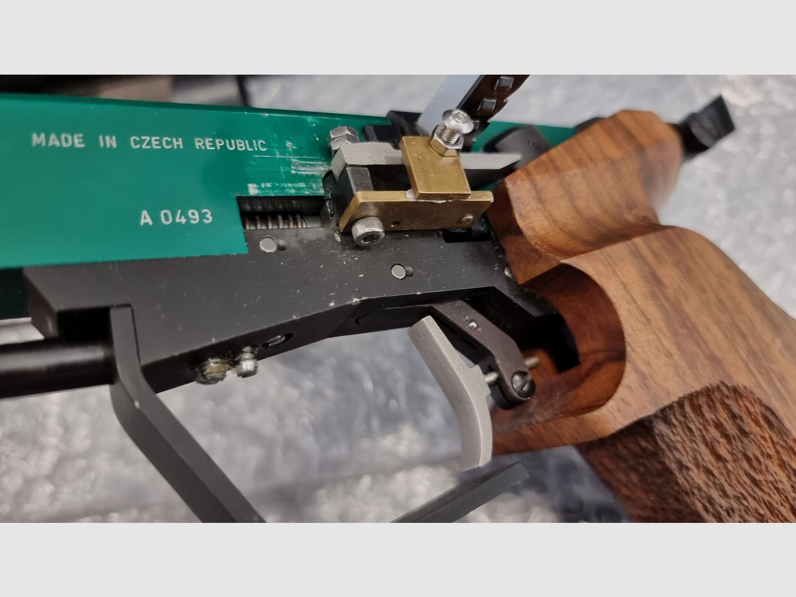 BRNO Aeron B96 -CO2 Luftpistole- FÜR TEILE