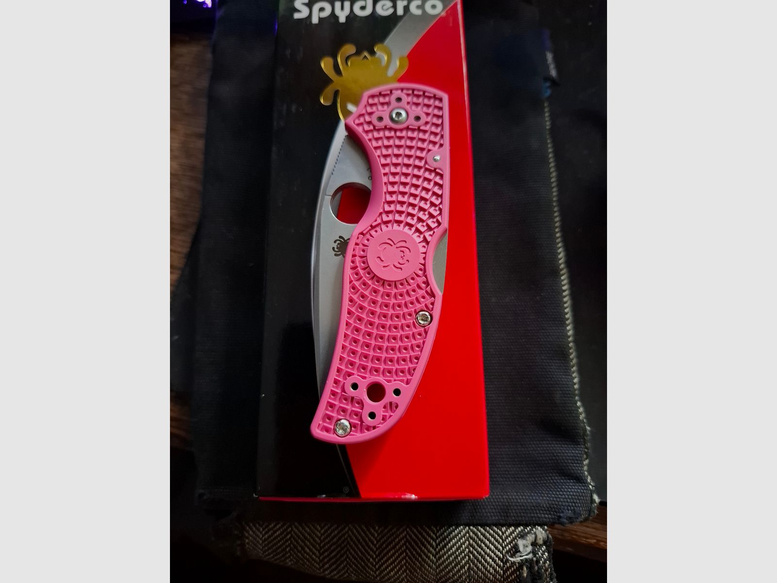 Spyderco Native 5 Pink heals in  Top Zustand günstig abzugeben!
