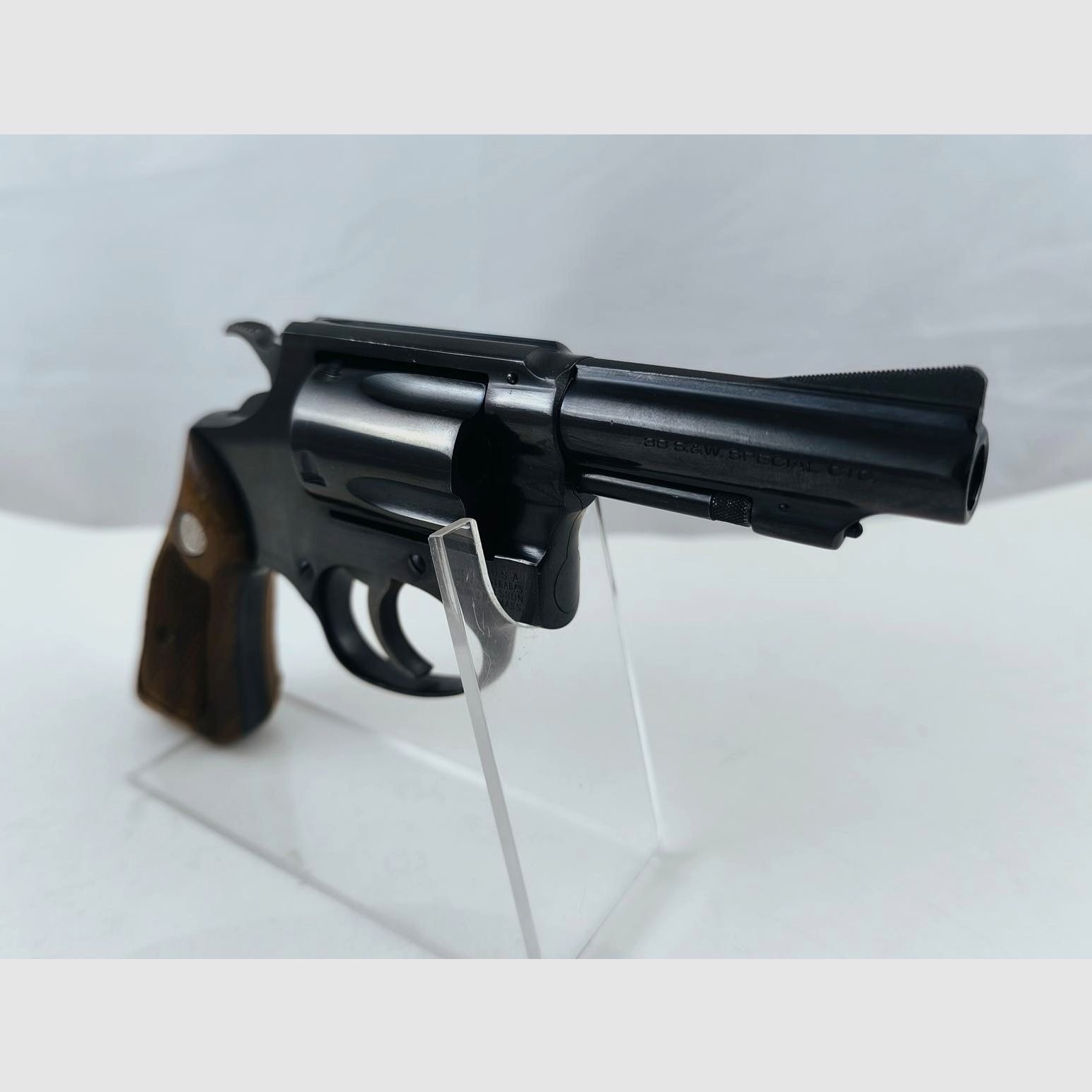 Smith & Wesson Model 36 revolver cal. 38Spec, image 1 of 4