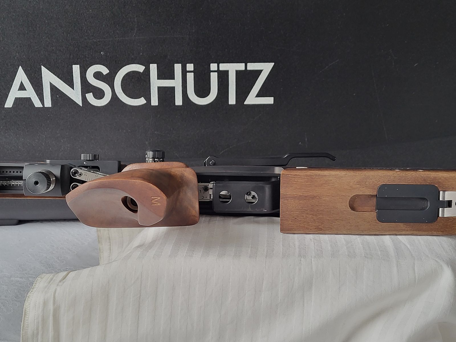 Anschütz 9015 ONE right-handed shooter