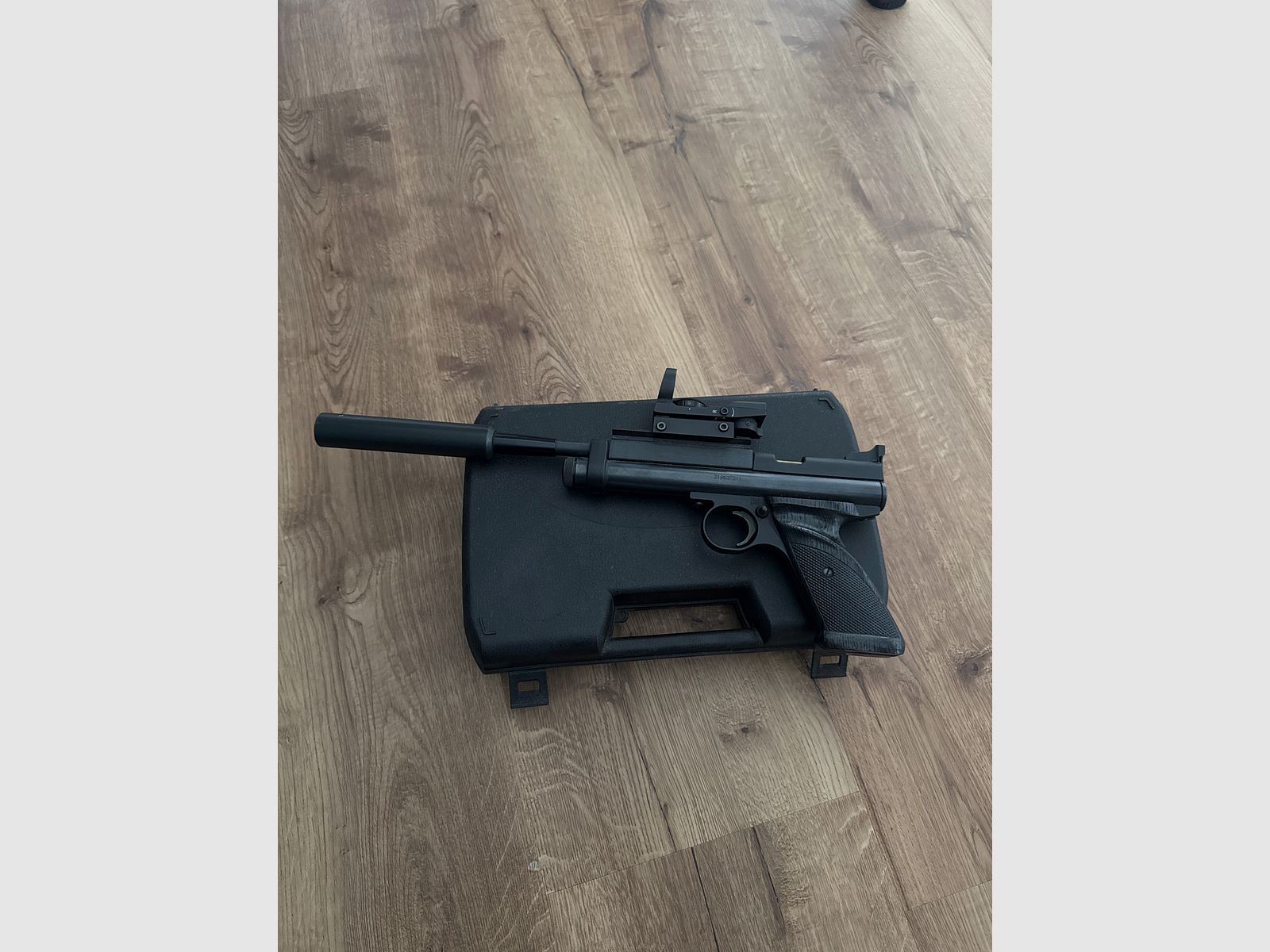 CO2 Luftpistole Crosman 2240 mit RedDot und Schalldämpfer 