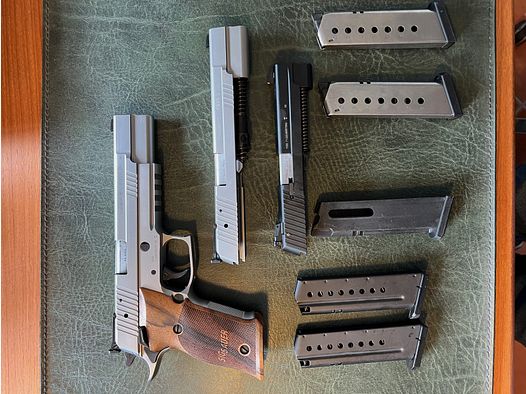 Sig Sauer P220 X-Six Kaliber .45 Auto mit Wechselsystemen Kaliber 9mm Luger und Kaliber 22 lr.