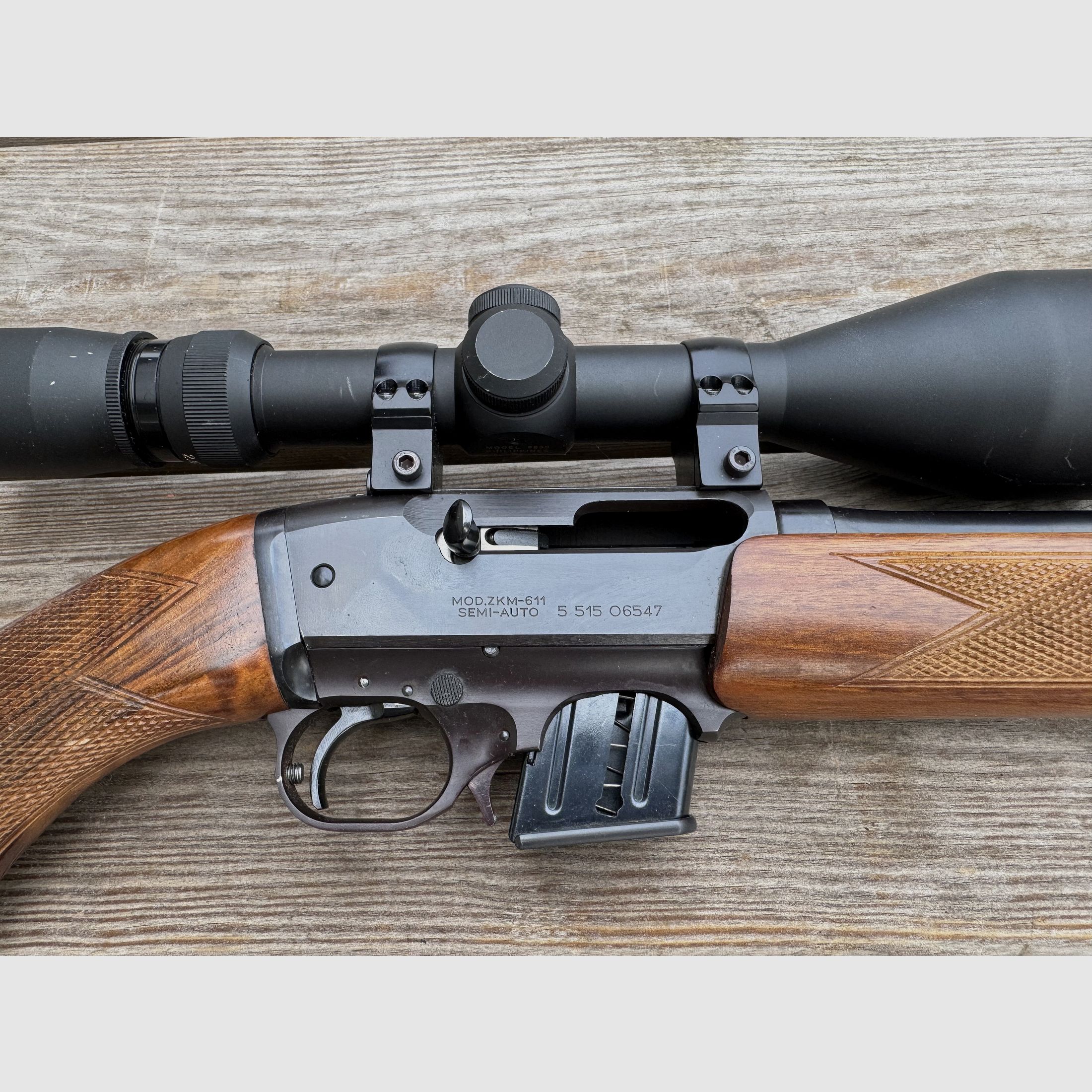 Selbstladebüchse ZKM-611 in .22 Magnum, mit Zielfernrohr und Montage