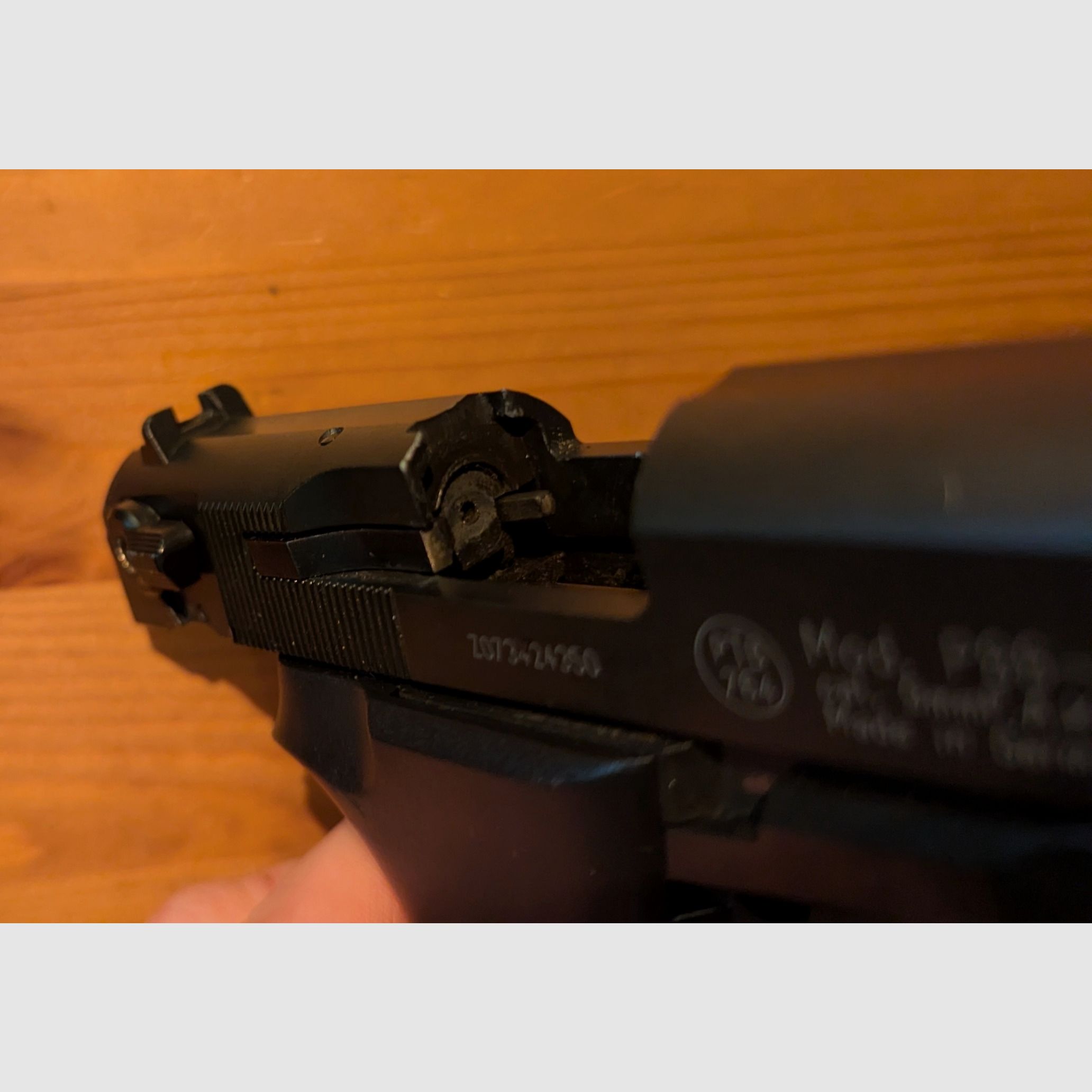 Umarex Walther P88 Compact 9mm Schreckschuss inkl. Holster, Ersatzmagazin, Abschussbecher, Reinigungsbürste, Transportkoffer und Ersatzteilset.