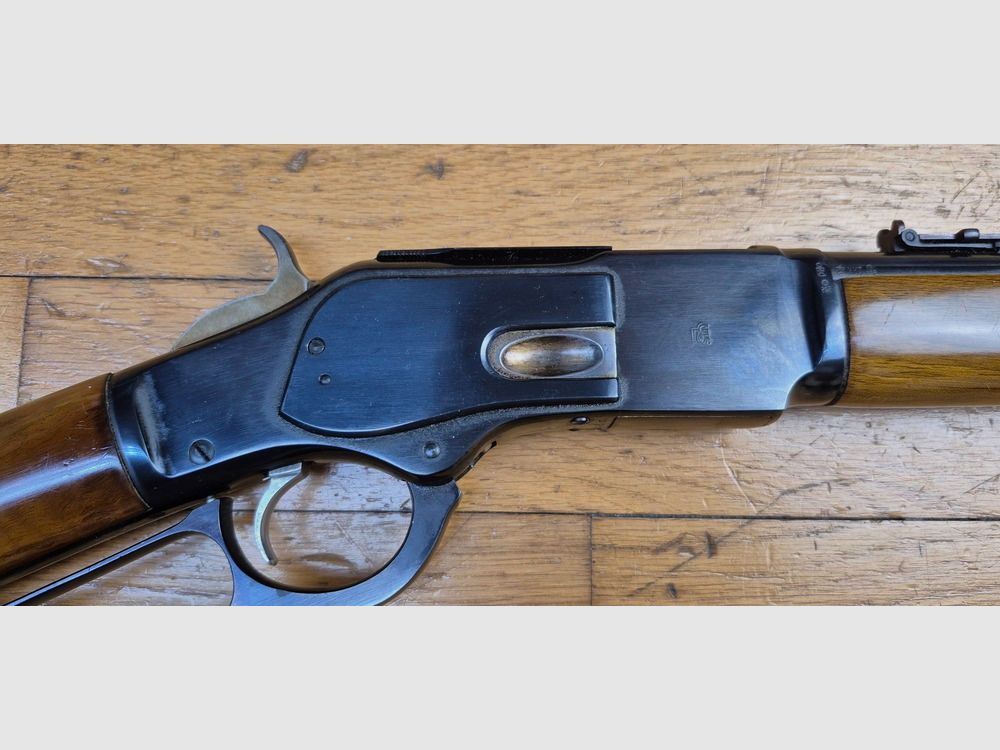 Très belle Winchester 1873 – Modèle Carabine par Euroarms – Arme Made in Italy de 1971 – Cal. 44-40 Win – 9 coups +1 – Excellent état ! – TBE+ /TBE++, image 5 sur 34