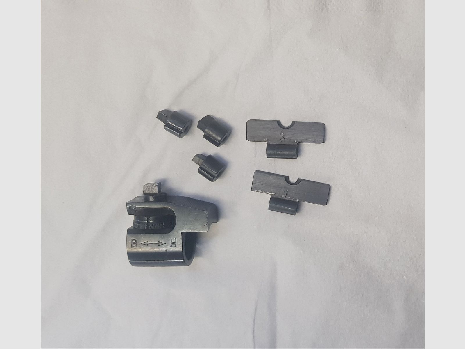 Corn tunnel visor Kimmblatt corn use Russian Margolin sports pistol model MZM or MCM cal. .22 lfB, image 1 of 2