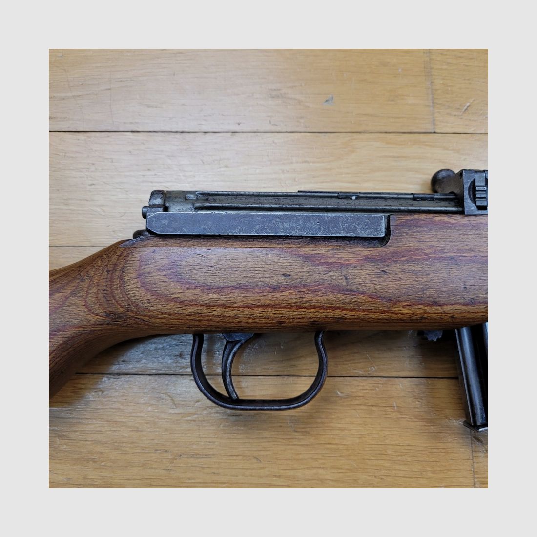 Très beau et très rare fusil semi automatique allemand Walther G43 – Rare production par « bcd » de mai/juillet 1944 pour la SS – Arme monomatricule – beaux poinçons « aigle étoile » et Saint-Etienne – beau bois – Arme « mythique » de la 2 WW – TBE ++, image 31 sur 37