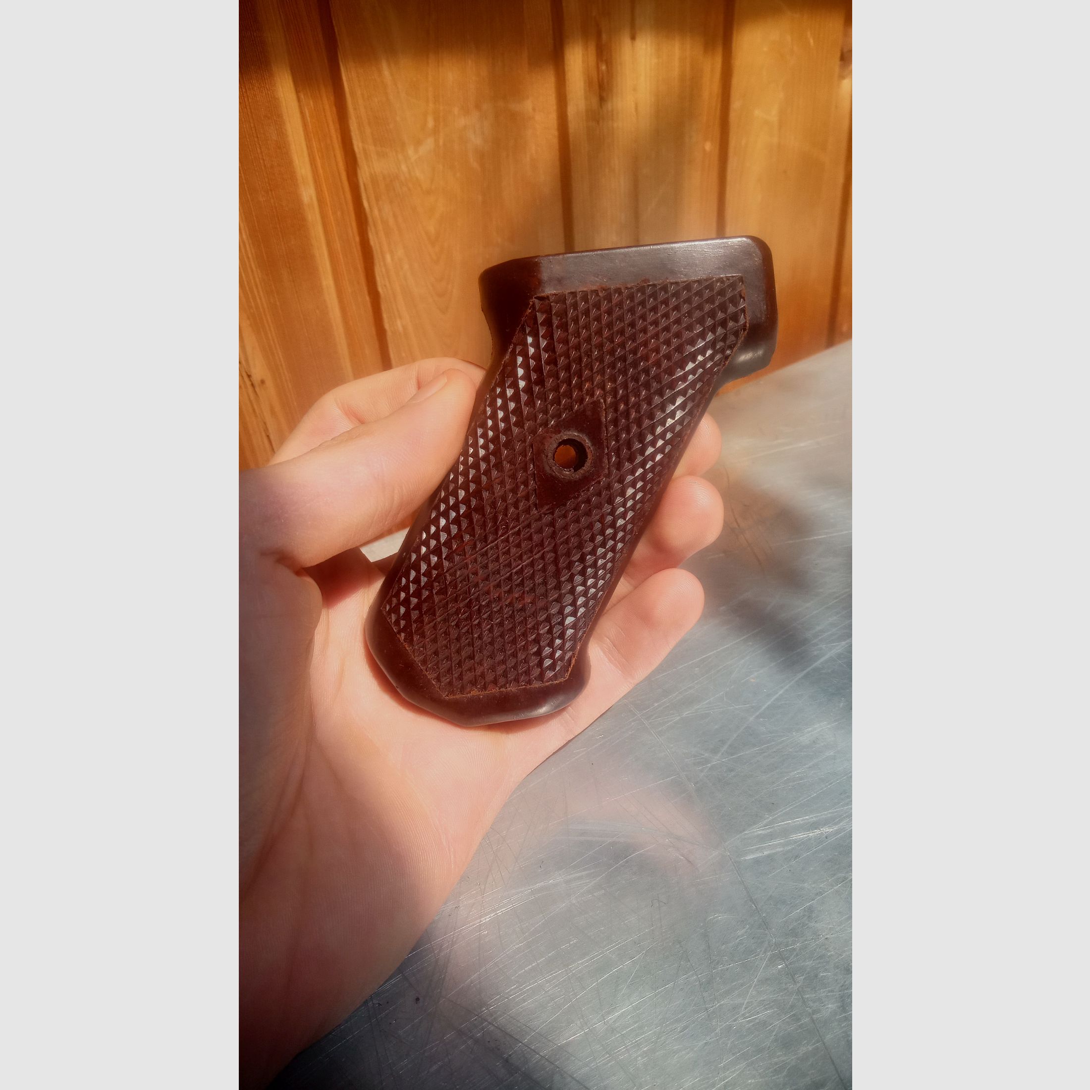 Original AK47 Type 1 Griff aus Bakelit zusammengehörige Griffschalen