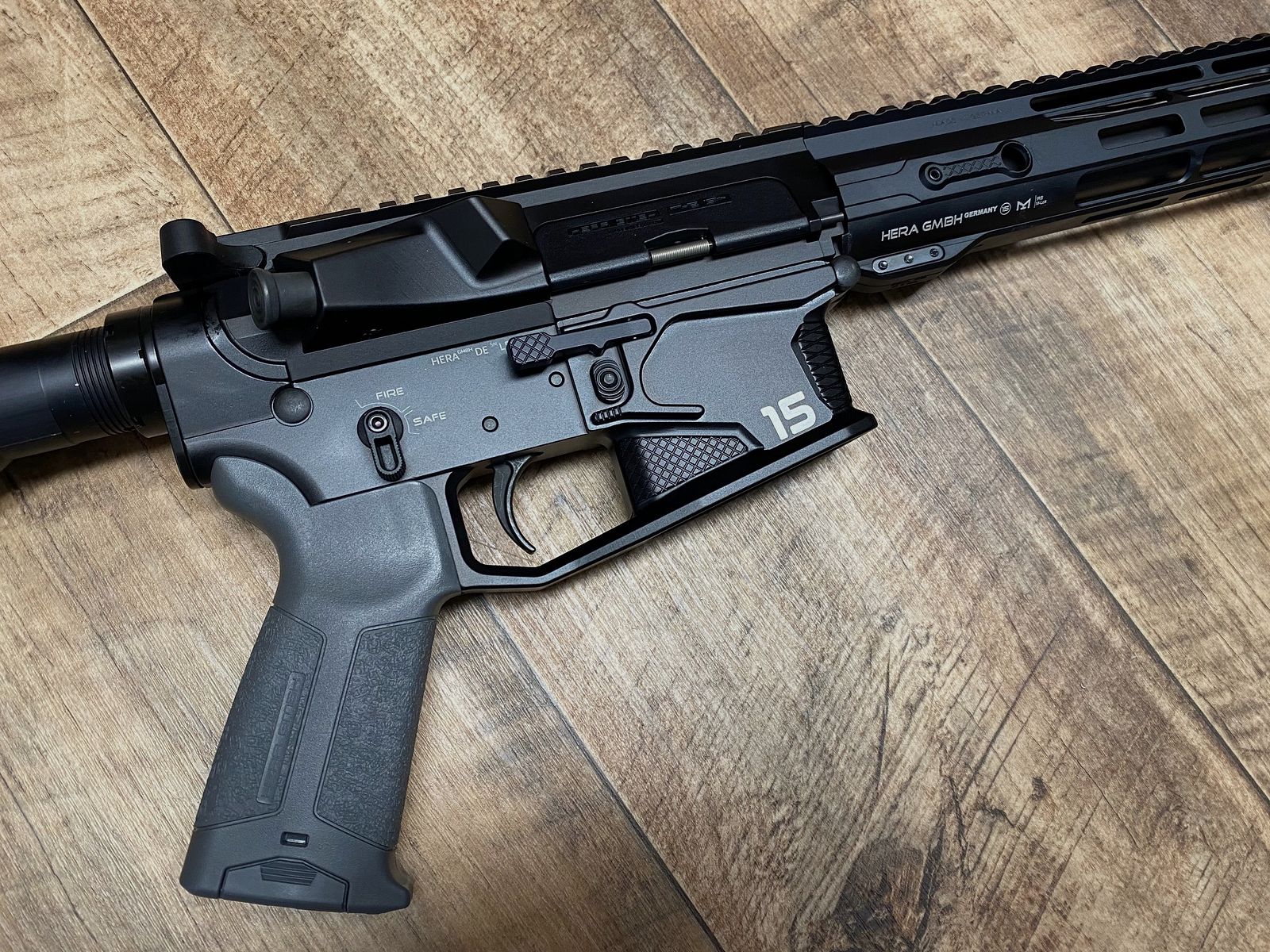 Hera Arms THE 15TH AR 15 .223rem Nero-Tattico Grigio disponibile subito, immagine 3 di 7