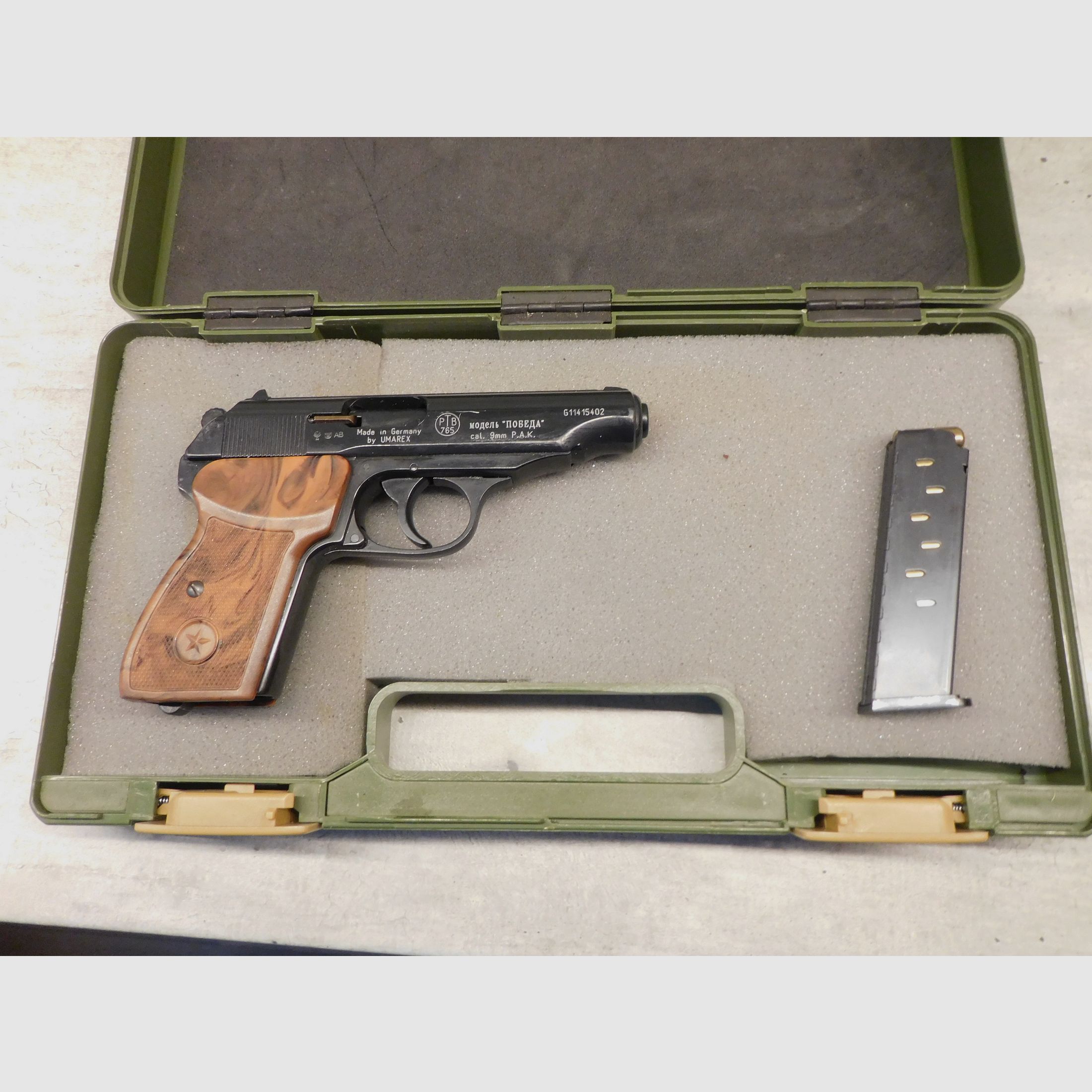 Makarov Sonderedition 50 Jahre Frieden Schreckschuss Pistole Kaliber 8 mm P.A.K. 
