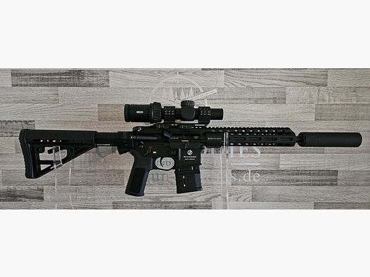 Brand new from the specialist trade - Schmeisser AR15 S4F 10.5" .223Rem - Set with silencer + Meopta scope