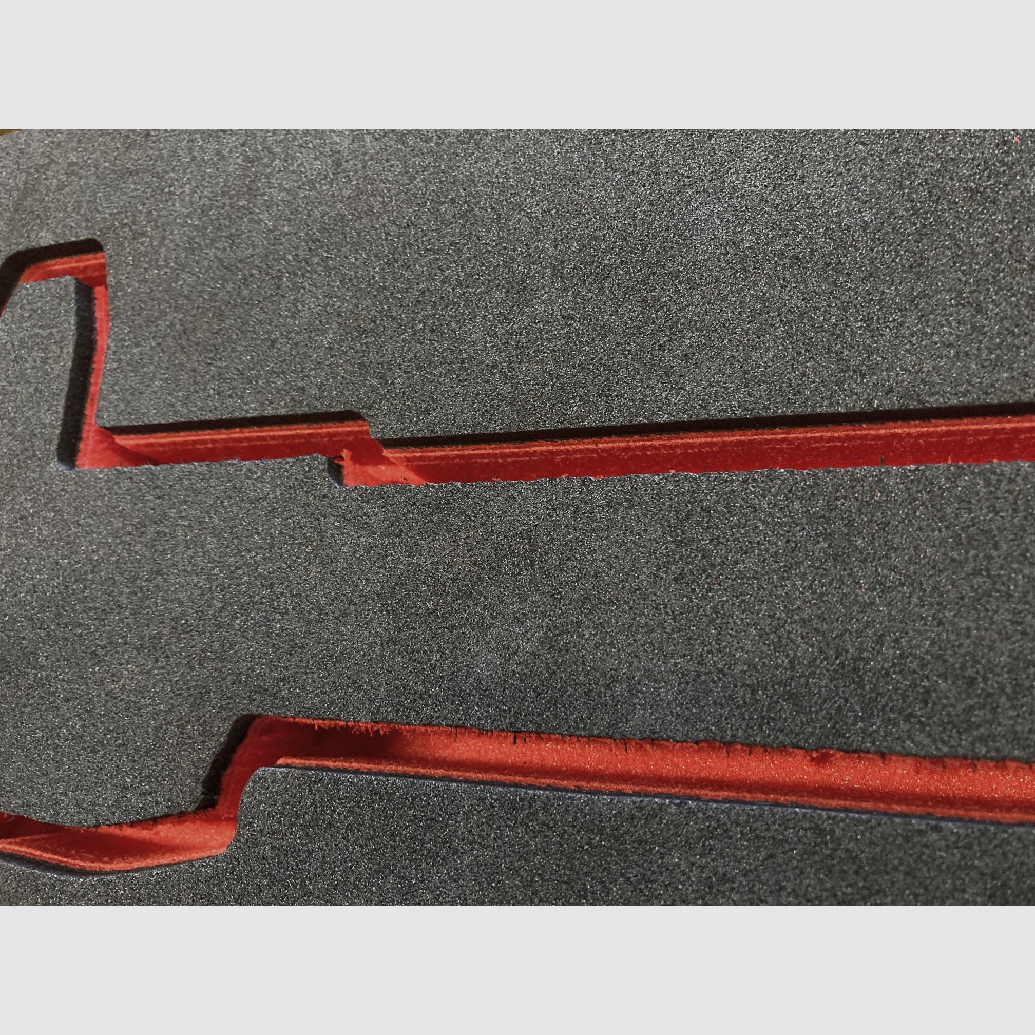 CNC-gefräste Koffereinlagen aus festem Schaumstoff