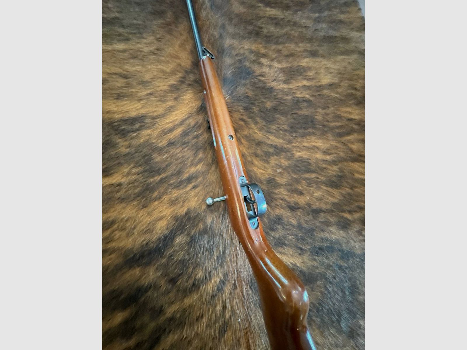 VOERE carabina a ripetizione cal. 6 mm Flobert con calcio in legno. Carabina classica per piccoli calibri