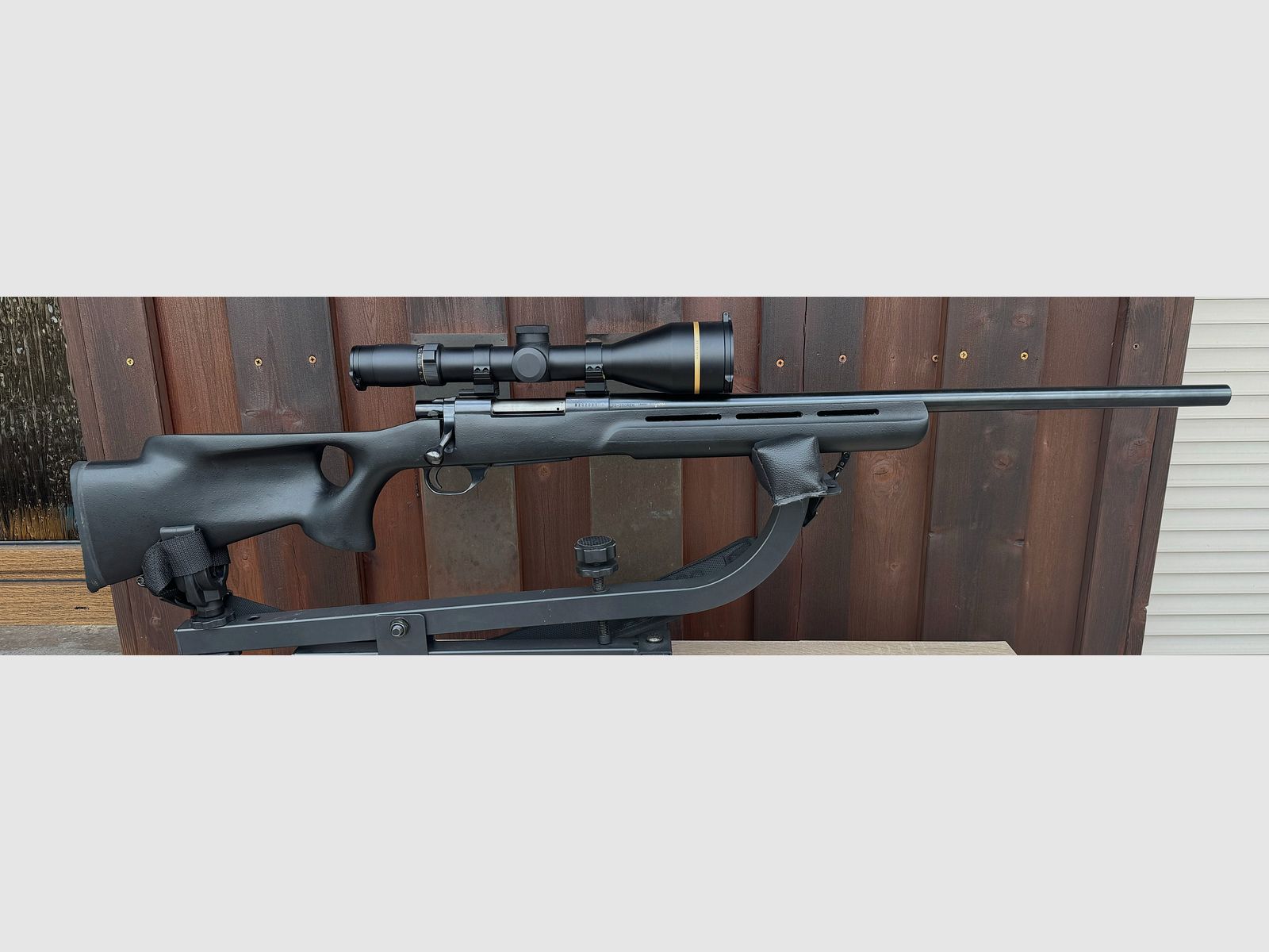 Büchse Howa Model 1500 Heavy Barrel .22-250 Rem. inkl. Leupold VX-7L 3,5–14x56