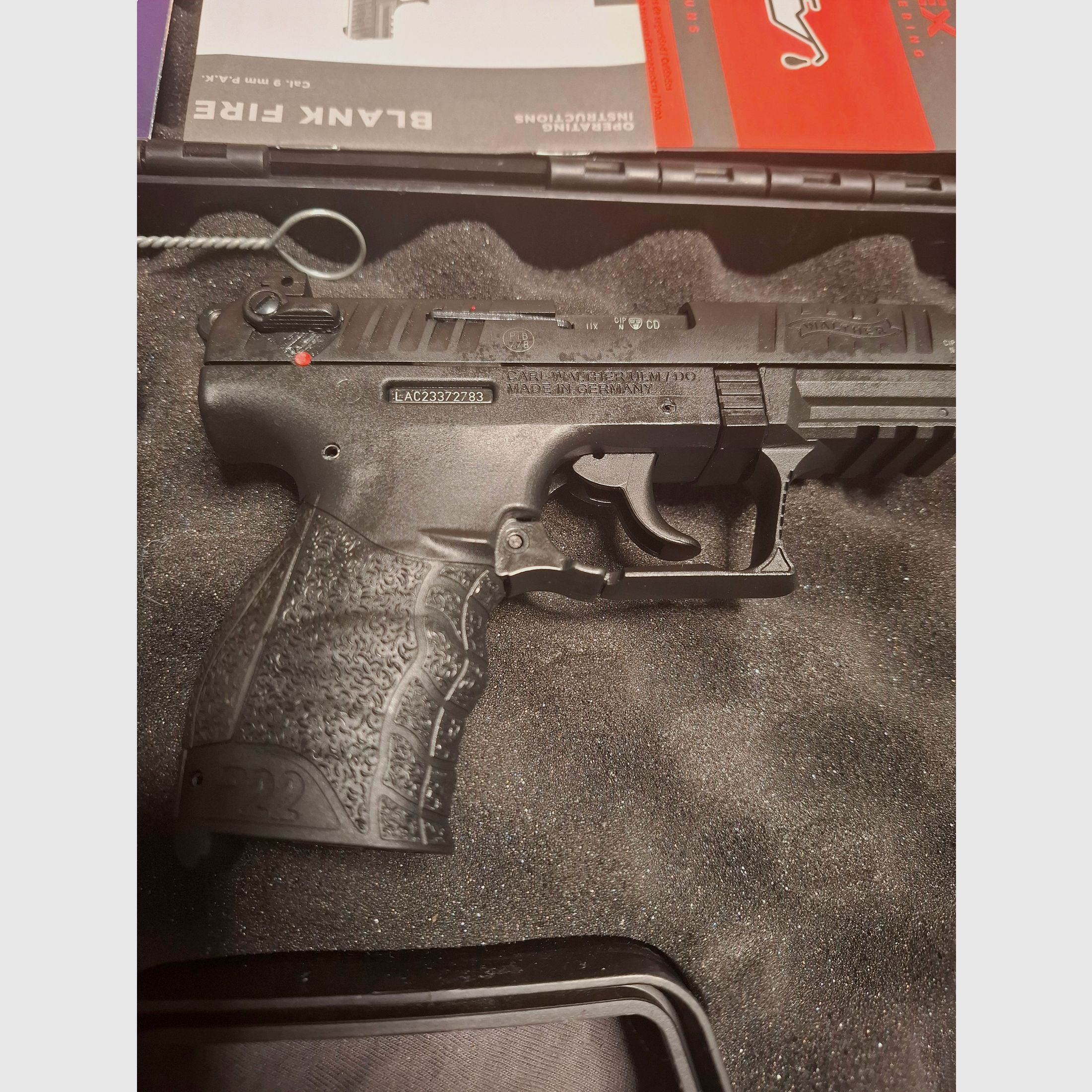 Walther  P22 Q   9mm P.A.K.   "NEU"