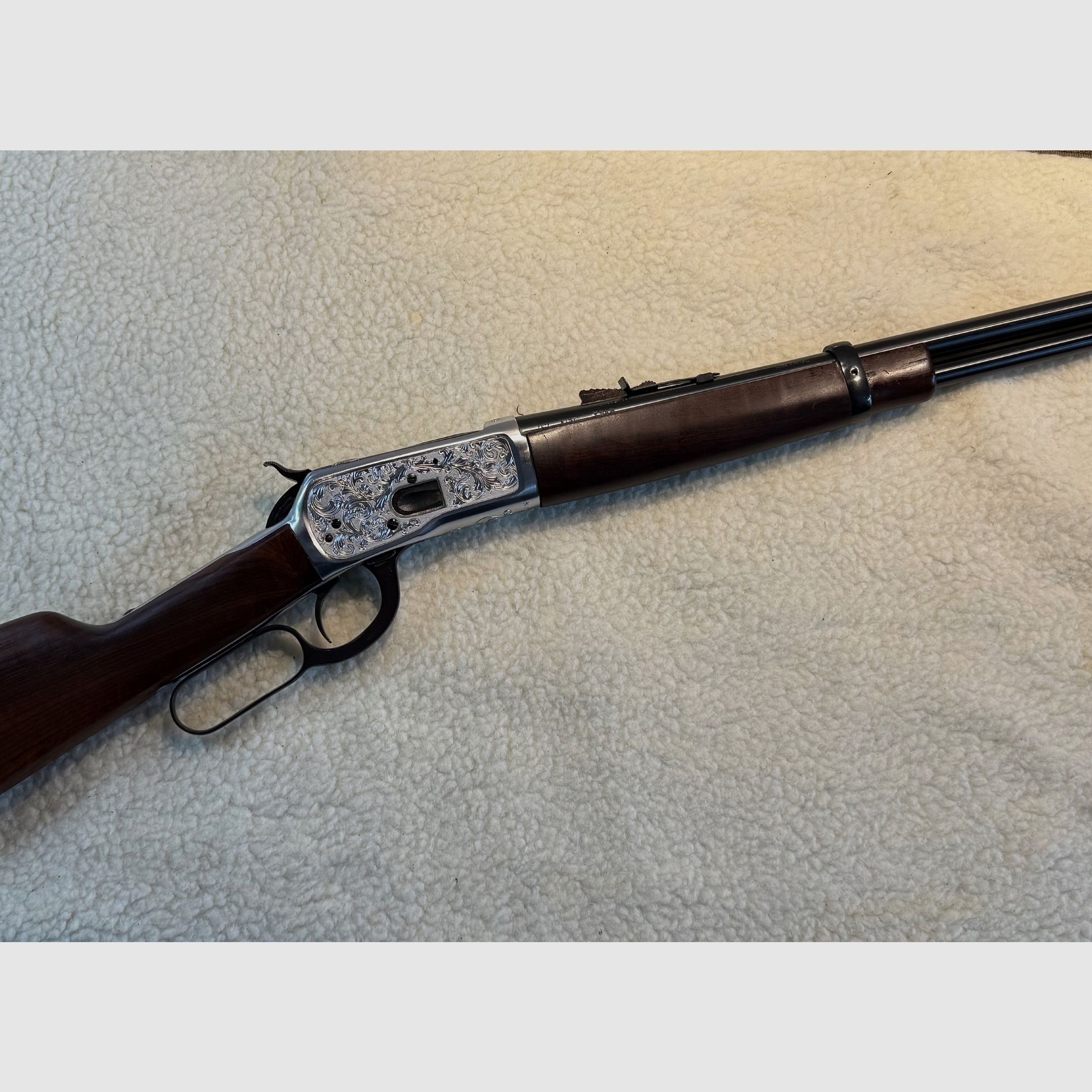 Rossi carabina a leva .357 Mag – stile western con incisione