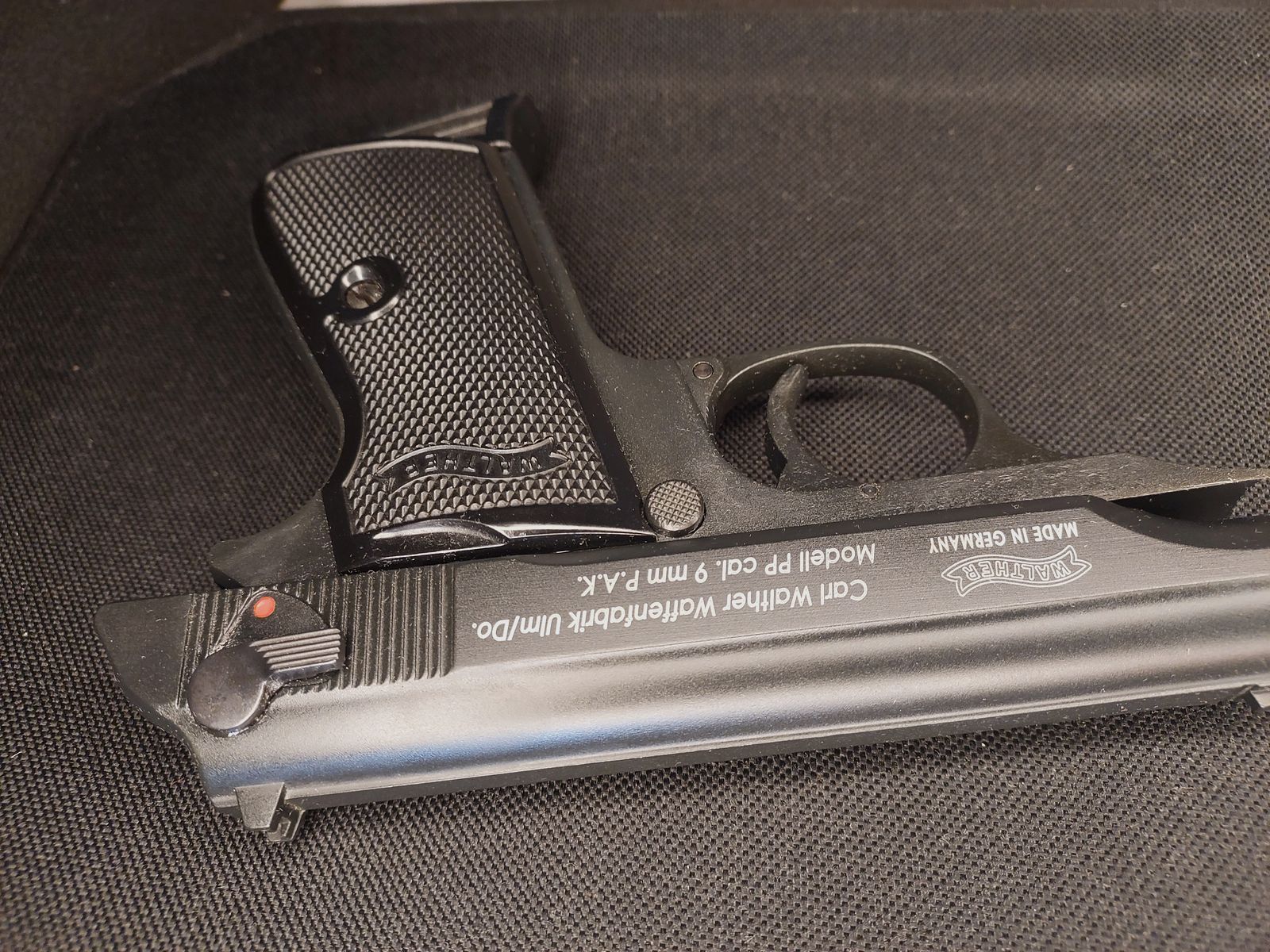 Walther PP pistola a salve cal. 9mm P.A.K. nera brunita (PTB 923)