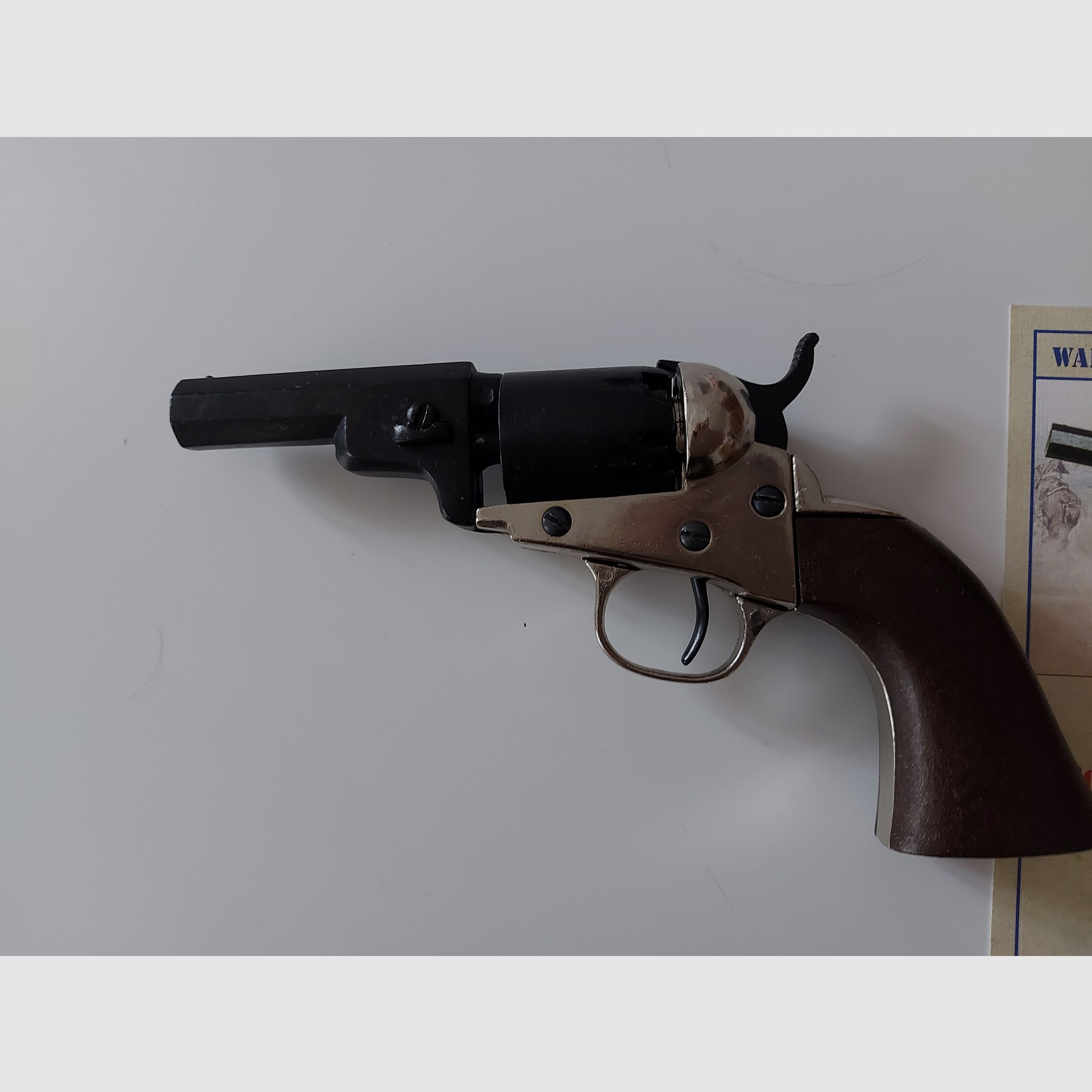 Colt• WELLS  FARGO USA 1848 / Dekowaffe