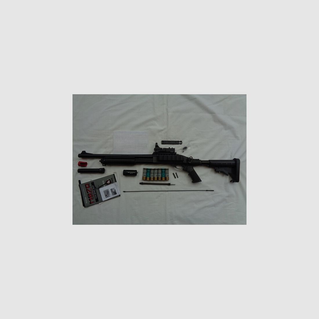 Tokyo Marui M870 Tactical Gas Shotgun + M4 Stock, Cmore-Style RD. Mods & Zub., neuwertig