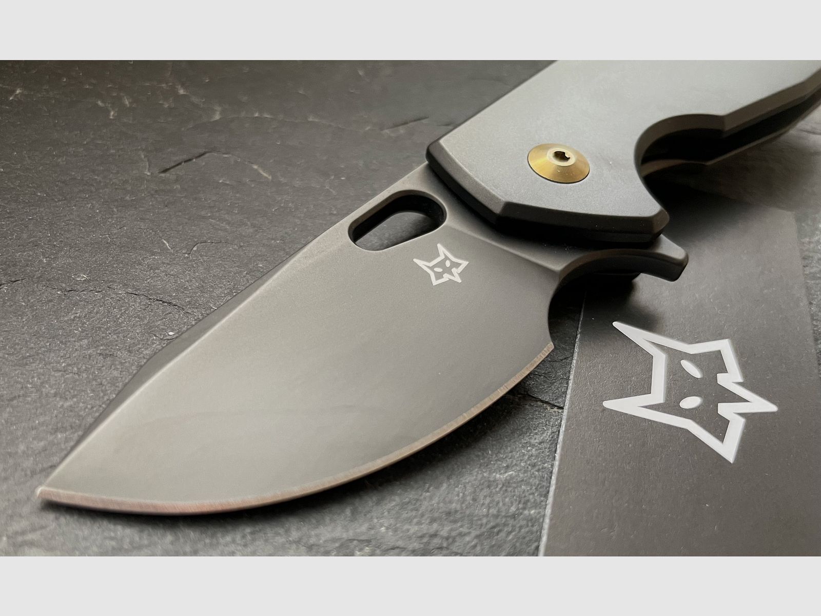 Fox Knives Suru FX-526 TI BB Black PVD Voxnaes M390 Titan Folder