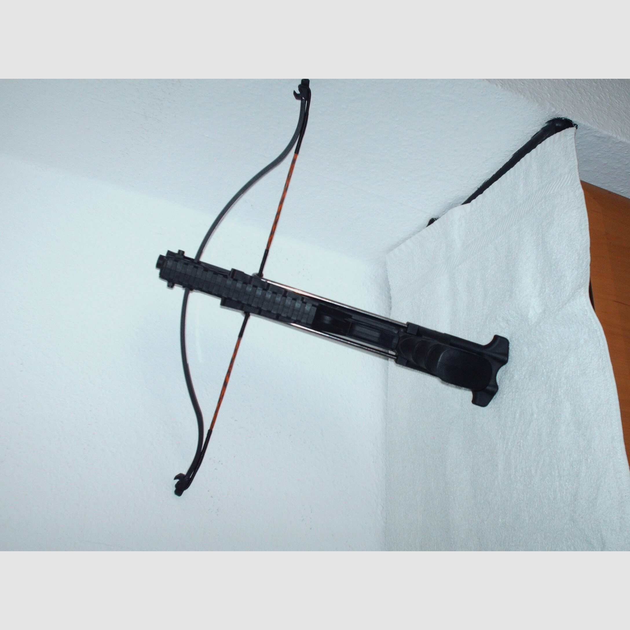 Steambow AR6-Stinger II Compact z 35 lbs łukiem z likwidacji gospodarstwa domowego