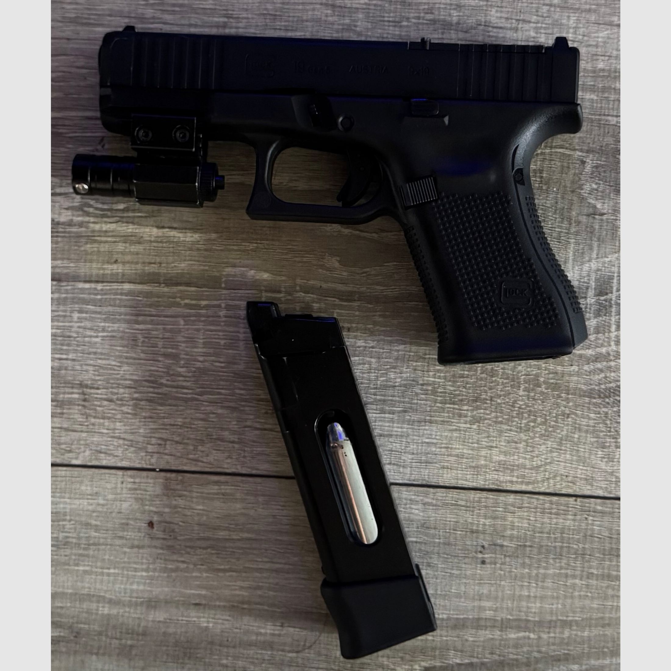 Umarex Glock 19 Gen 5 MOS 4,5 mm CO2 Blowback – Incl. Trijicon/Mini Dot plate & BBs (VB)