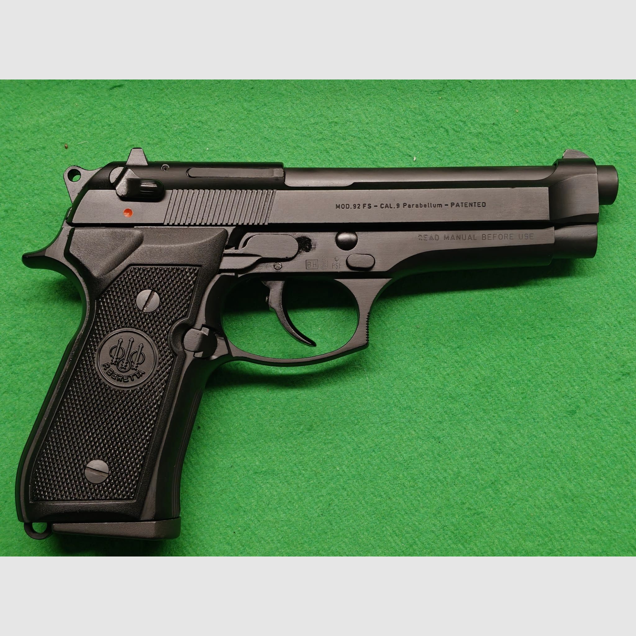 Beretta 92 FS 9mmLuger incl. sistema intercambiable .22lr (opcional)