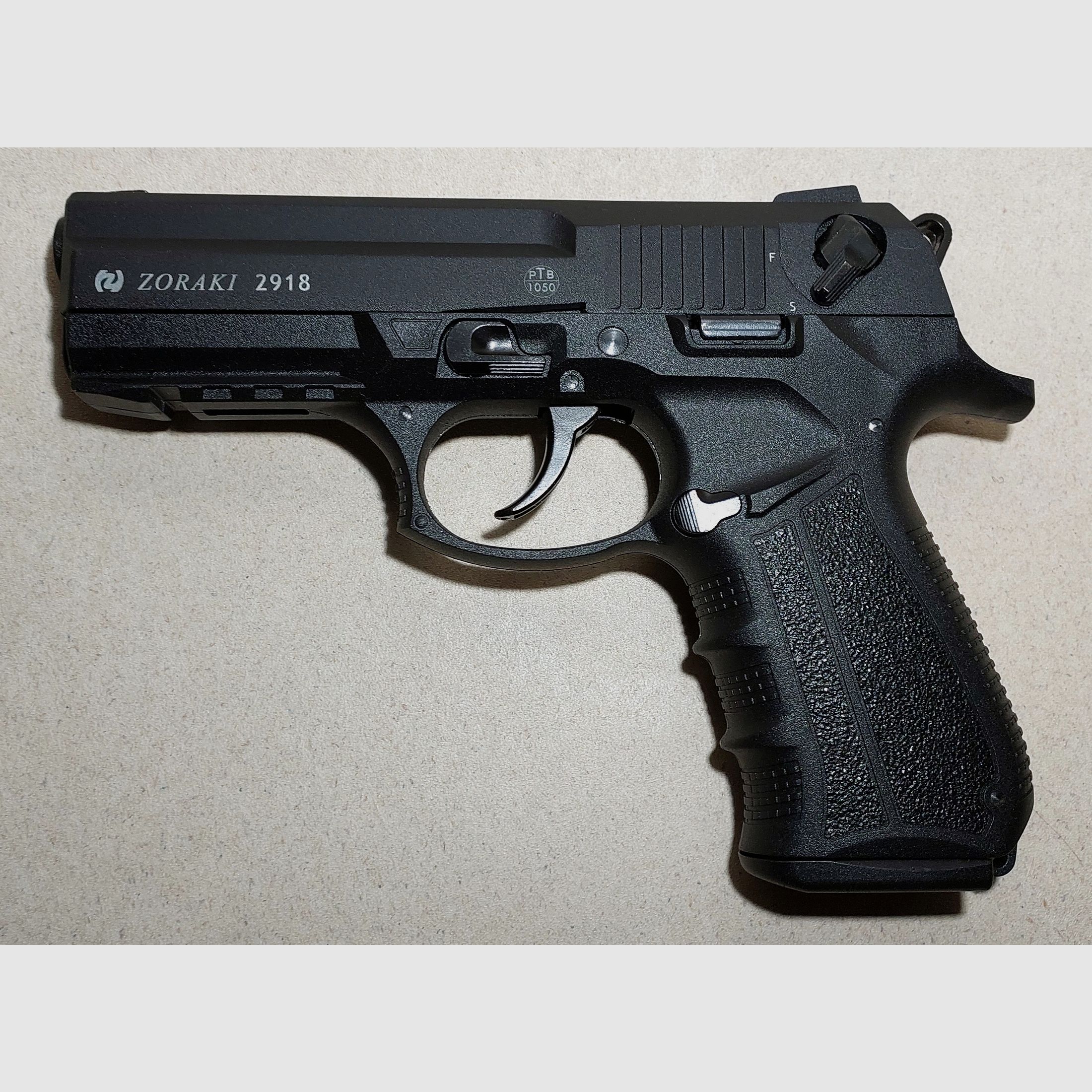 Set Zoraki 2918 PAK mit 2 Magazinen und Holster