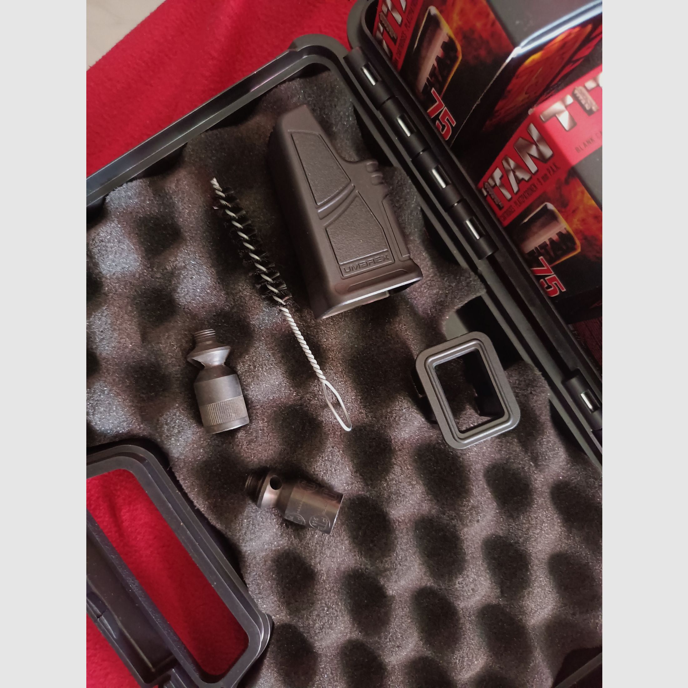 Walther P99 einmal benutzt standart+32magazien brusthalfter ca 400st. 9mm p.a.k.