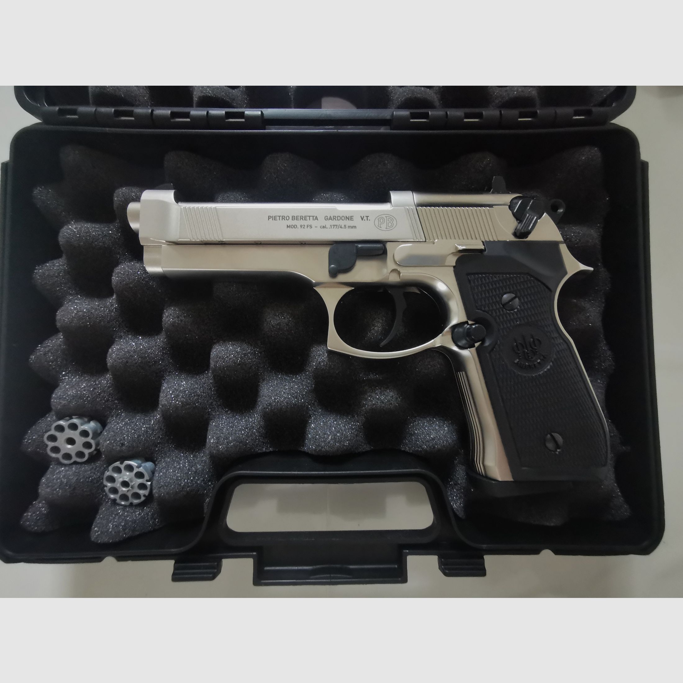 Beretta M92 FS Nickel 4,5mm CO2