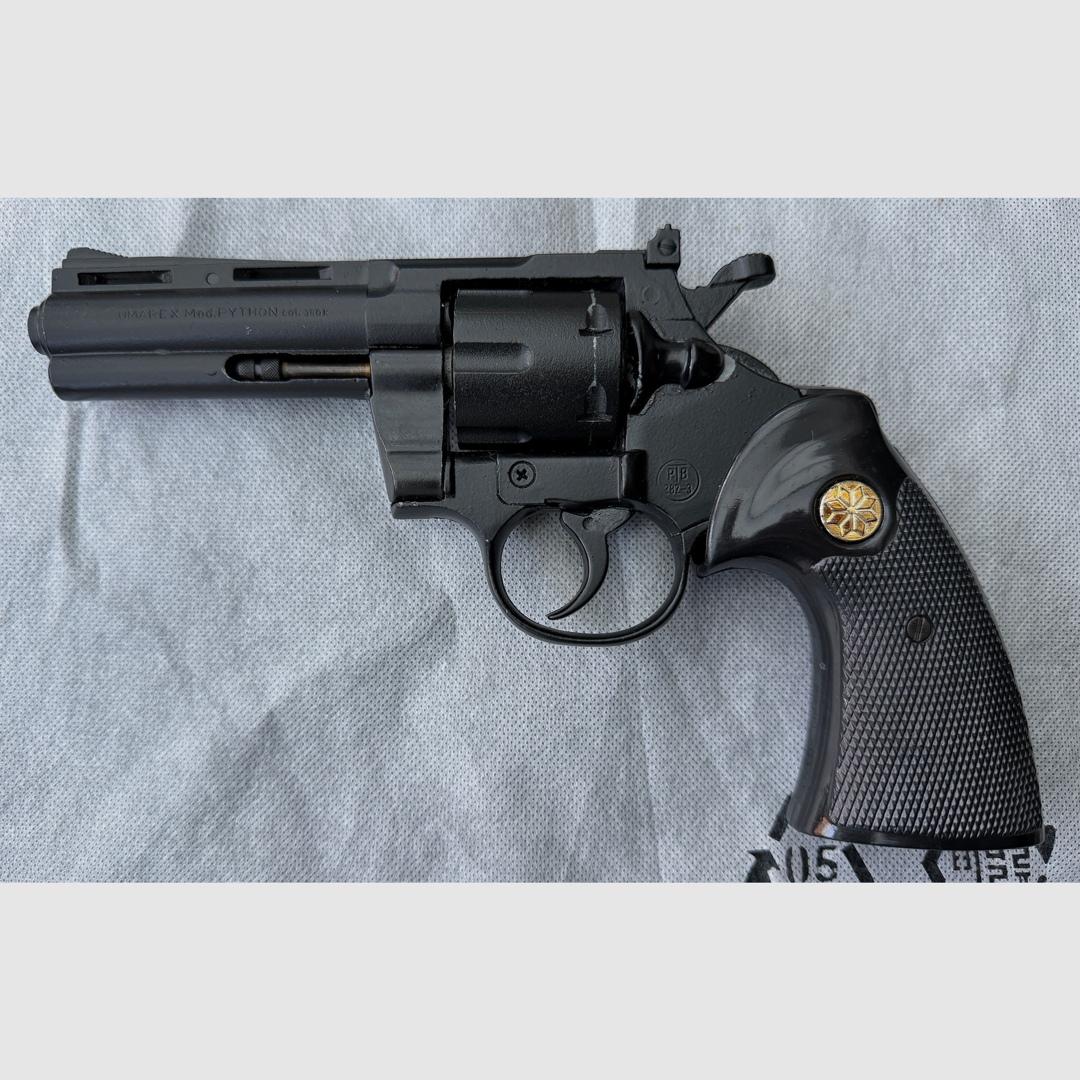 UMAREX Modell Python. Kaliber 9 mm Rand Knall (.380 Knall). Schwarz