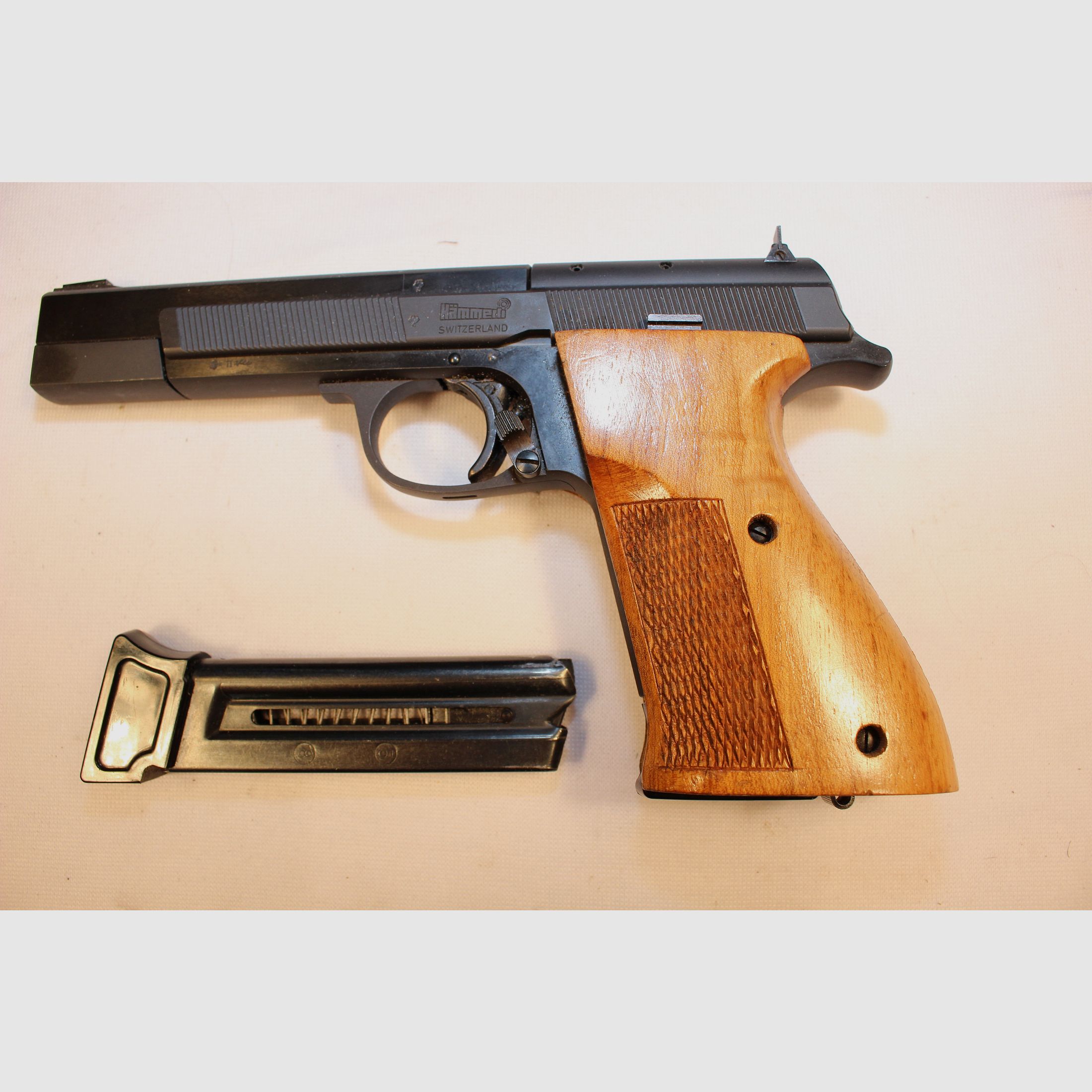 Hämmerli Model 212 Jägerschaftspistool.