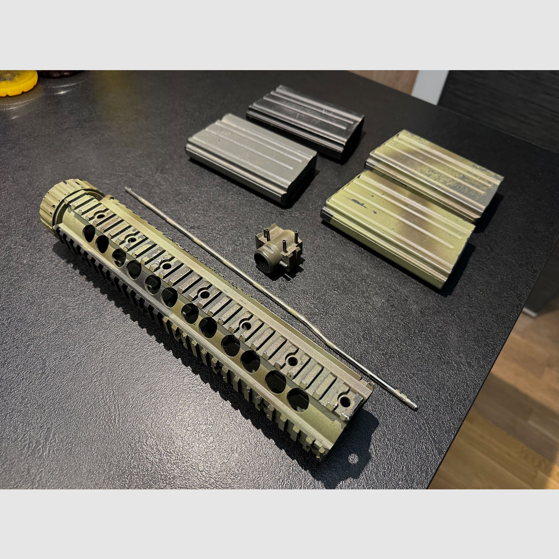 SR25 parts und Mags